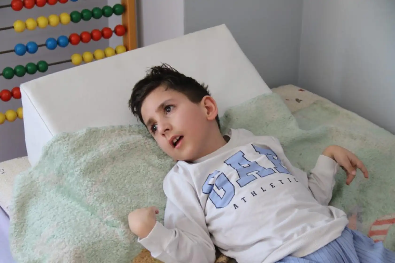 Doktorlar bile şaşkın! Türkiye'de ender görülen vaka: Emir'in umut hikayesi