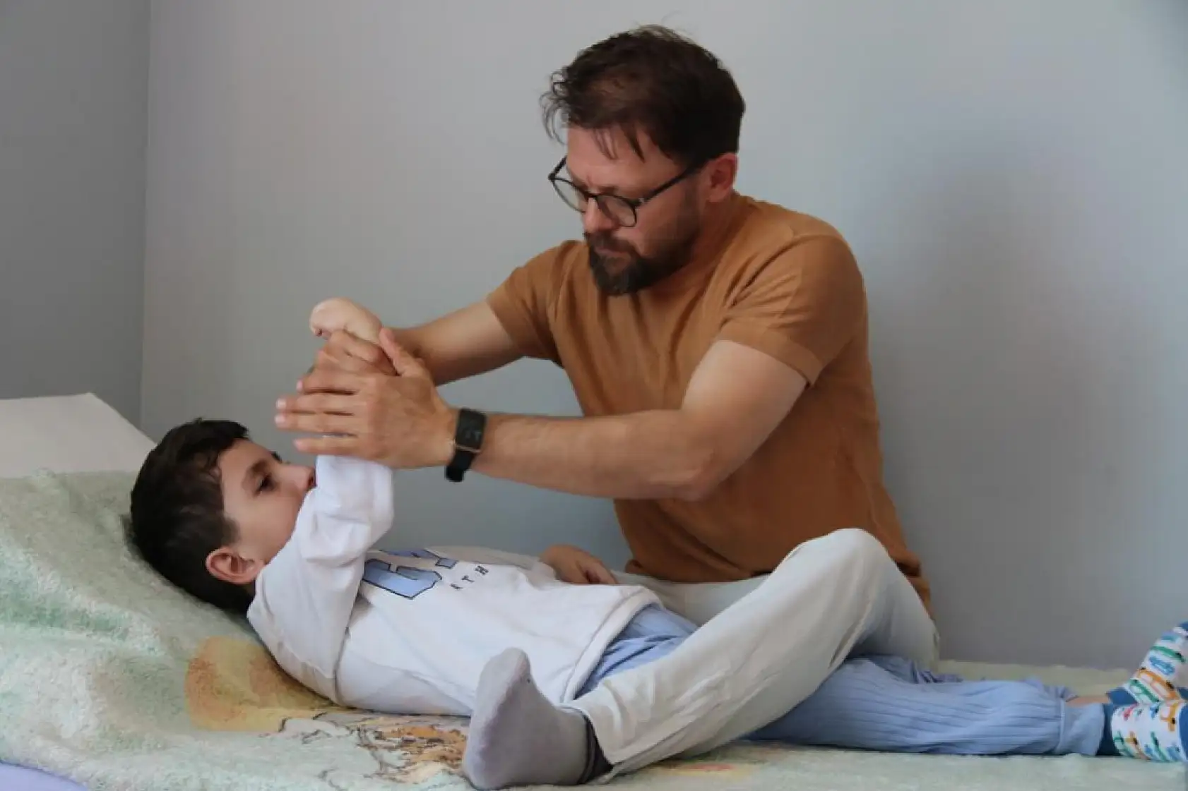 Doktorlar bile şaşkın! Türkiye'de ender görülen vaka: Emir'in umut hikayesi