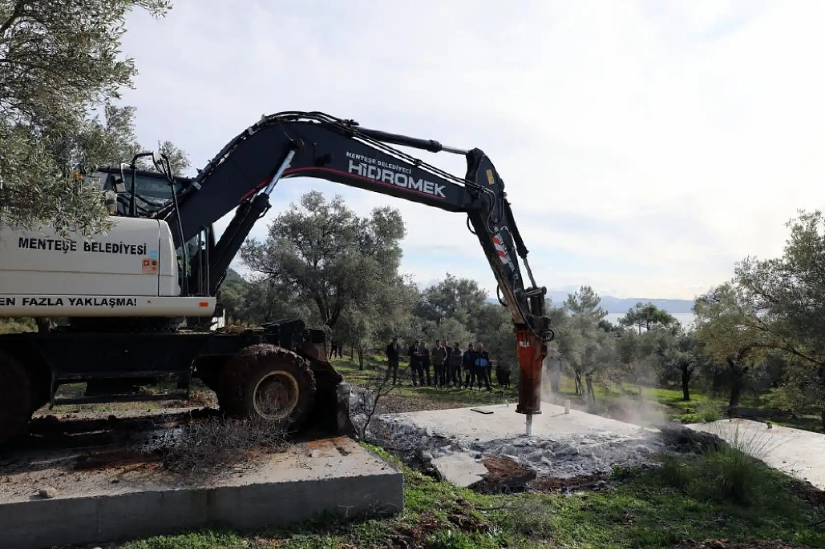 Menteşe Belediyesinden imara aykırı yapılara geçit yok