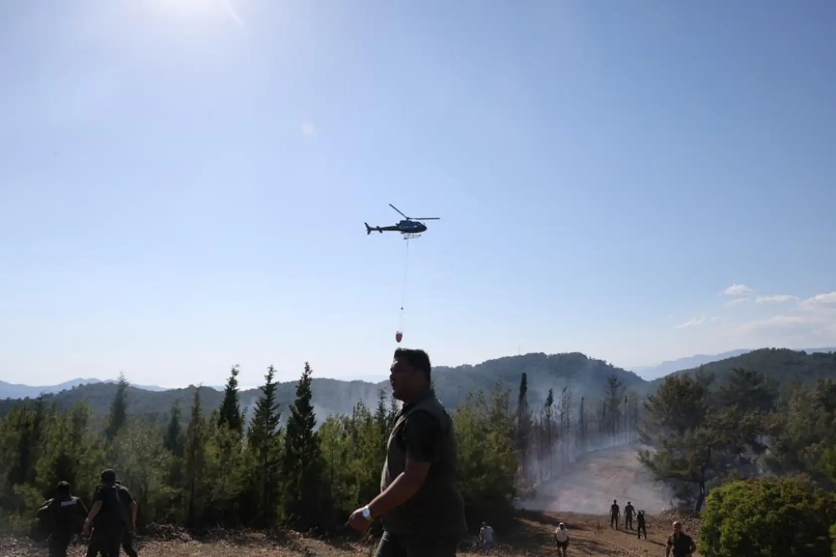 Marmaris'te ateş savaşçıları alevlere geçit vermedi