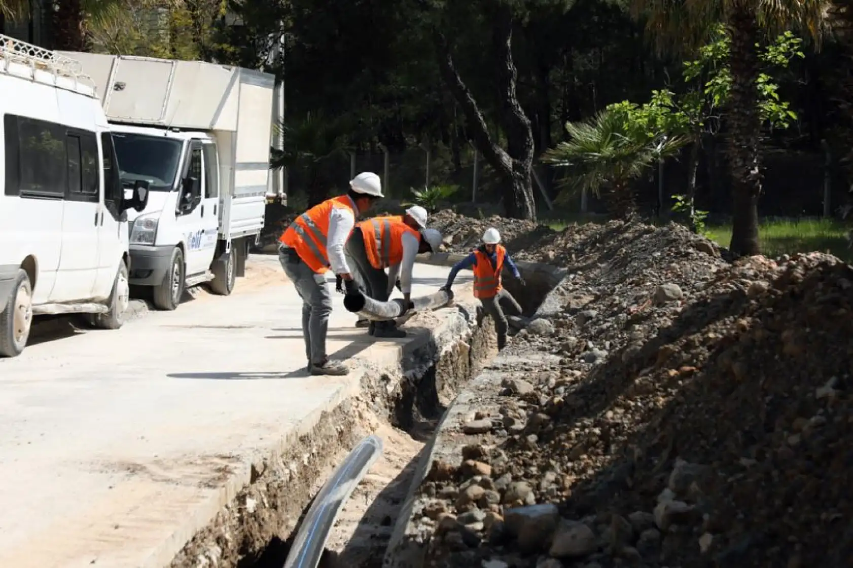 Marmaris Aksaz'da içme suyu ve yangın hatları yenileniyor