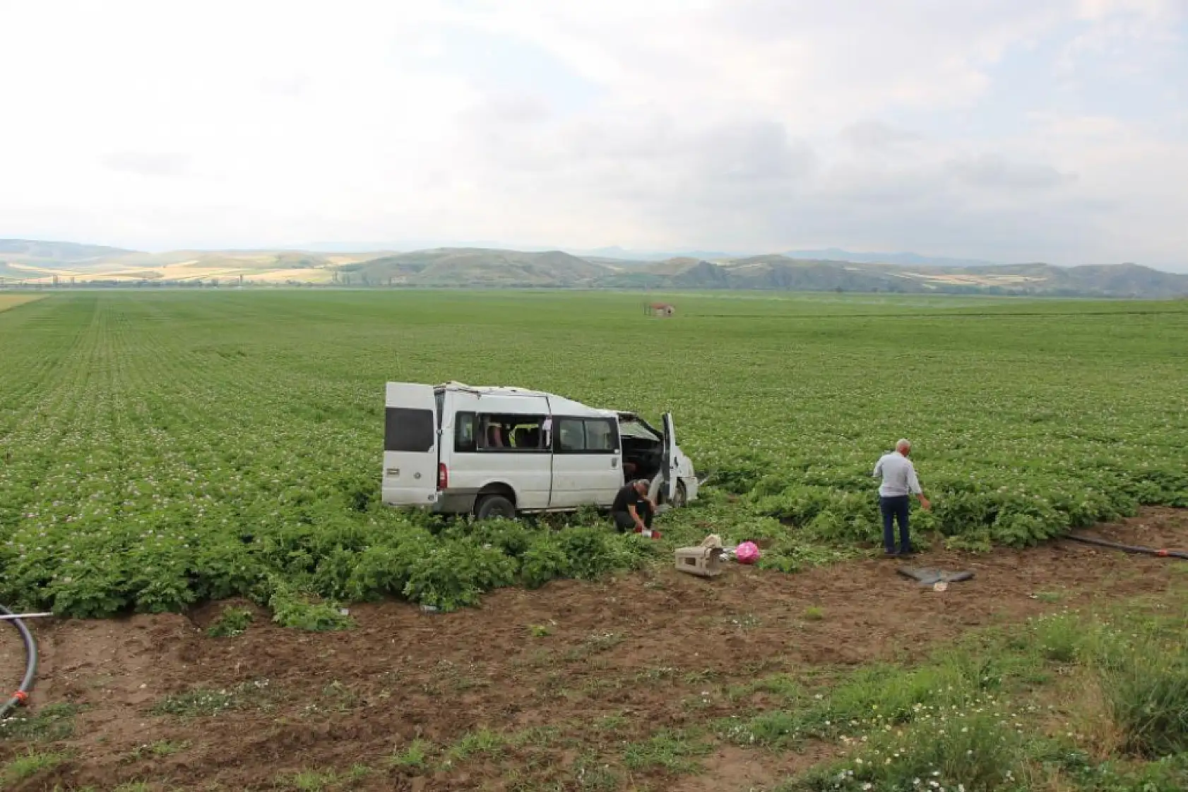 Yolcu minibüsü havada takla attı! 1 ölü, 4 yaralı