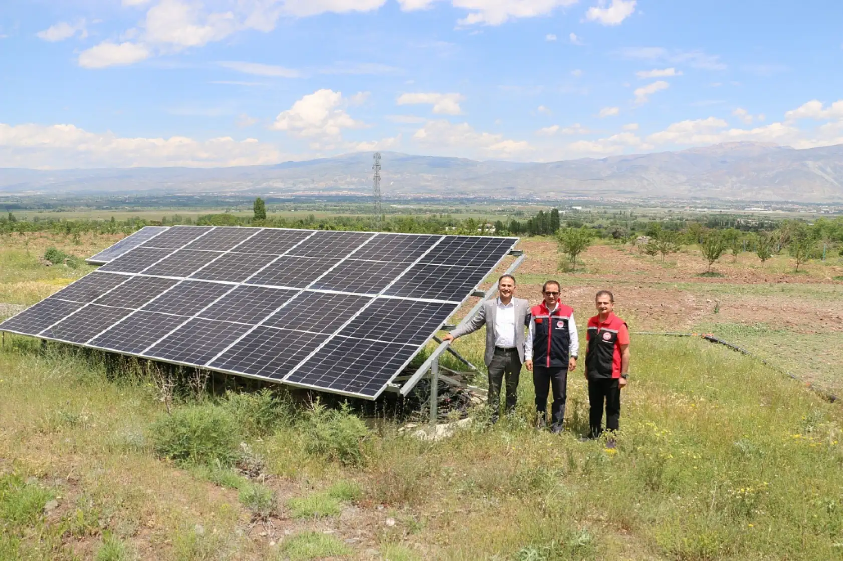 Taziye evinden dönenleri taşıyan midibüs şarampole yuvarlandı: 2 ölü, 15 yaralı