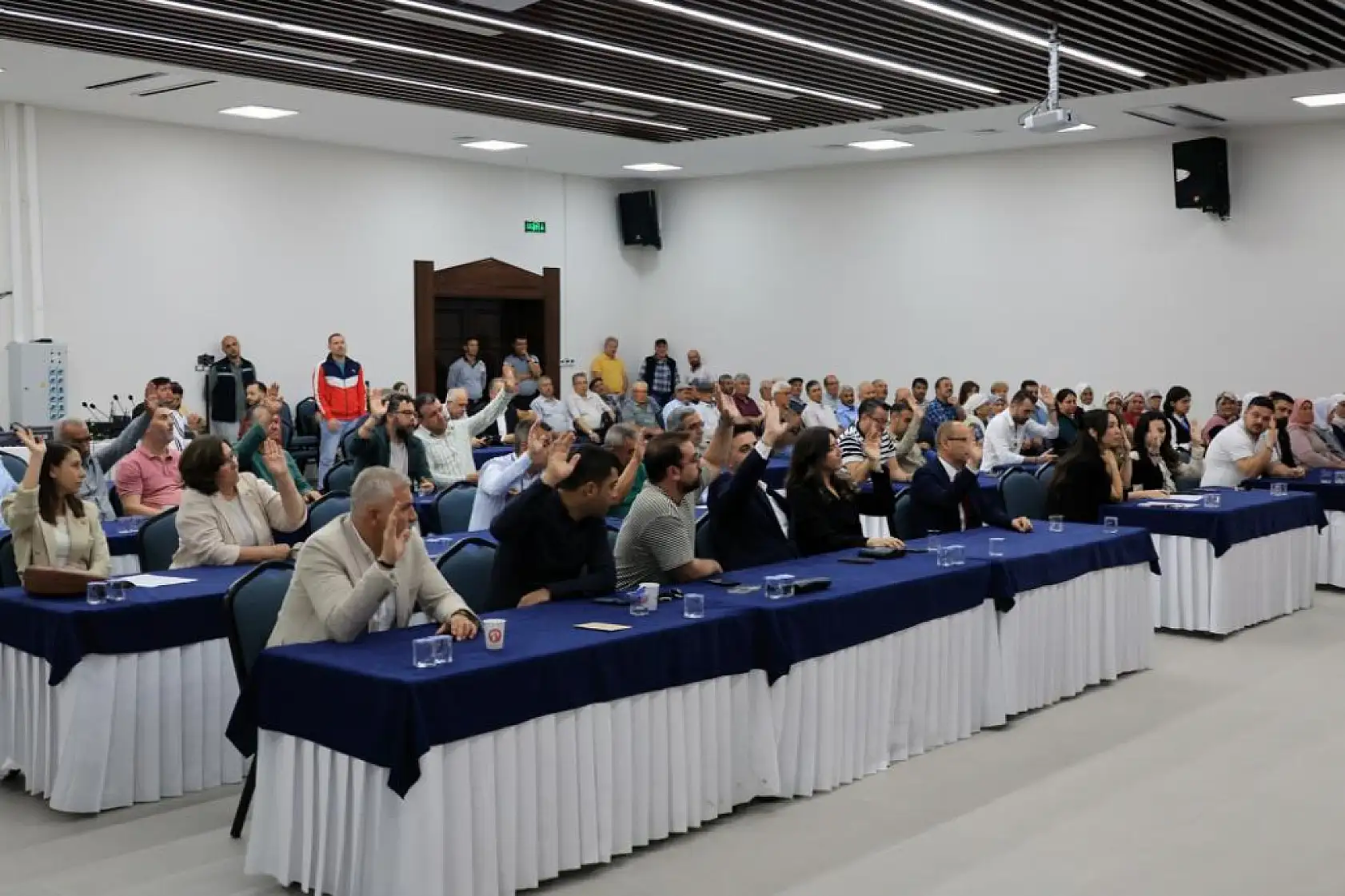Yıkılan Mustafa Muğlalı işhanındaki hak sahiplerine arsa tahsisi yapıldı