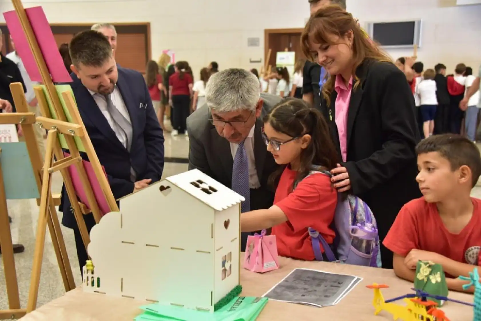 MSKÜ'de sosyal sorumluluk projesi: 'Sürdürülebilirliğe merhaba de' sergisi açıldı