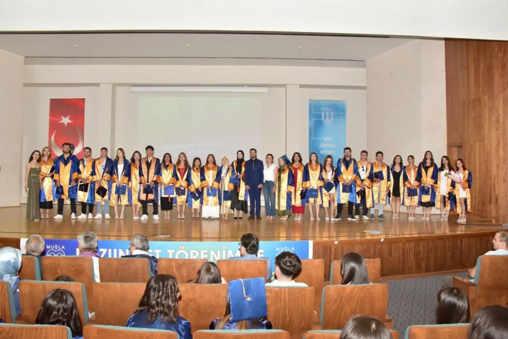 MSKÜ'de öğrenciler meslek hayatına uğurlandı