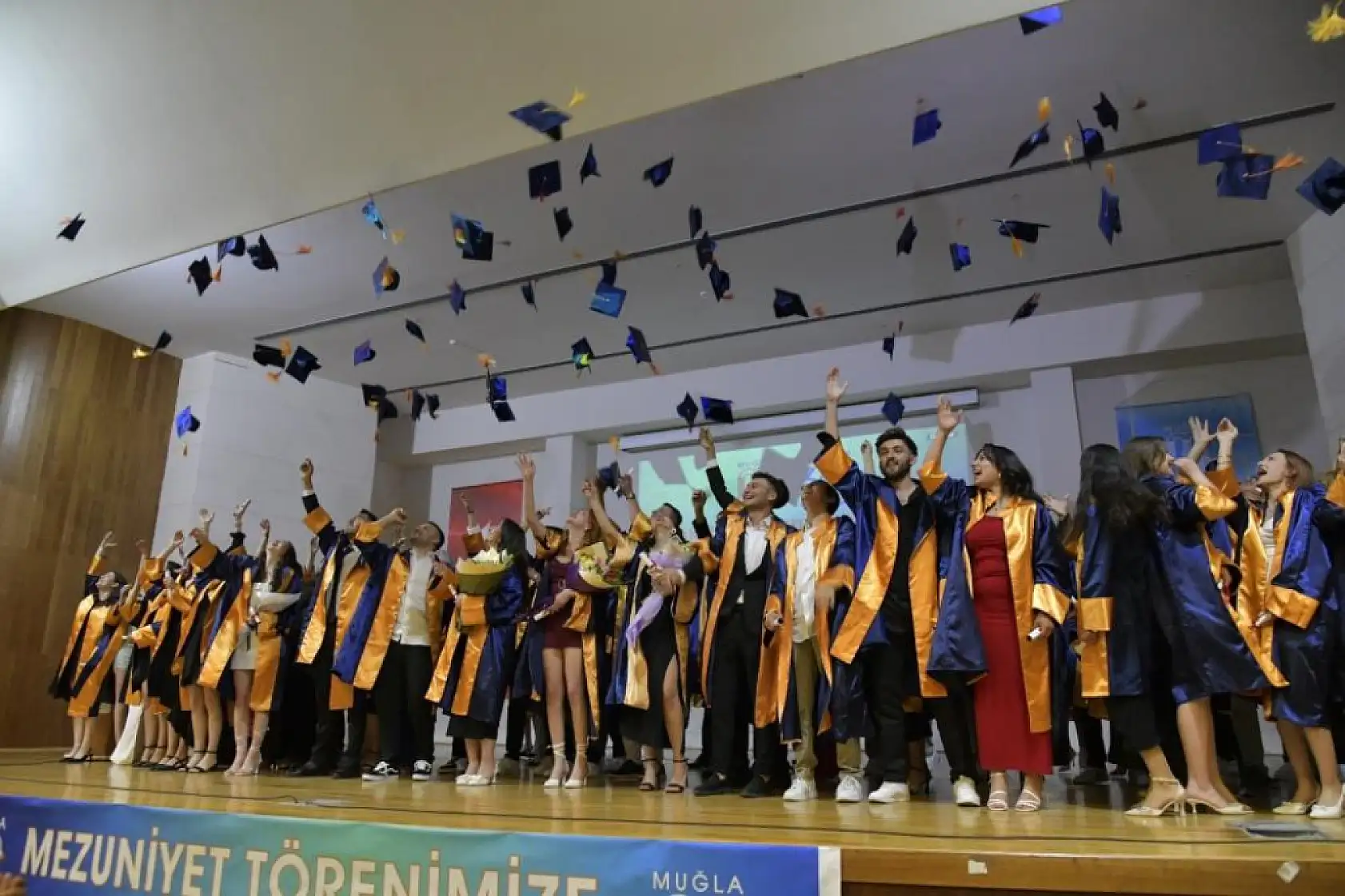 MSKÜ'de öğrenciler meslek hayatına uğurlandı