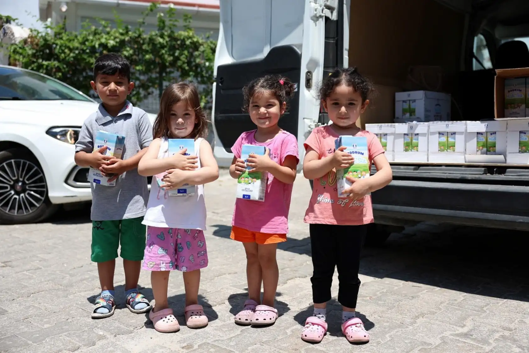 Bodrum Belediyesi 'Halk Süt Projesi'ni sürdürüyor