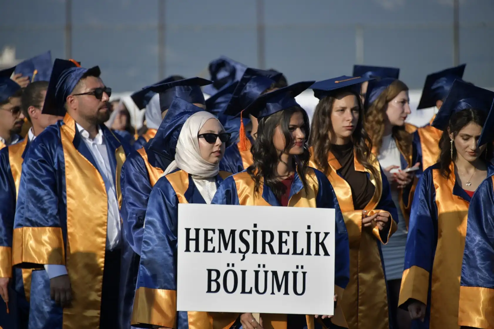 Sağlık Bilimleri Fakültesi'nde mezuniyet coşkusu
