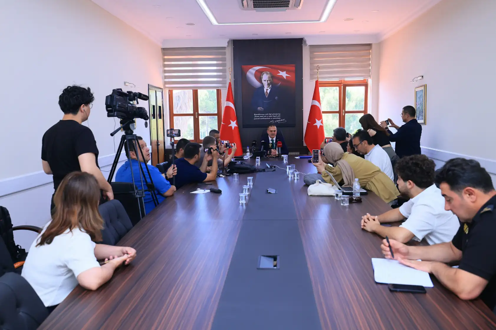 Muğla Valisi Akbıyık: 'Marmaris'te turizmi hedef alan paylaşımlar gerçek dışı'