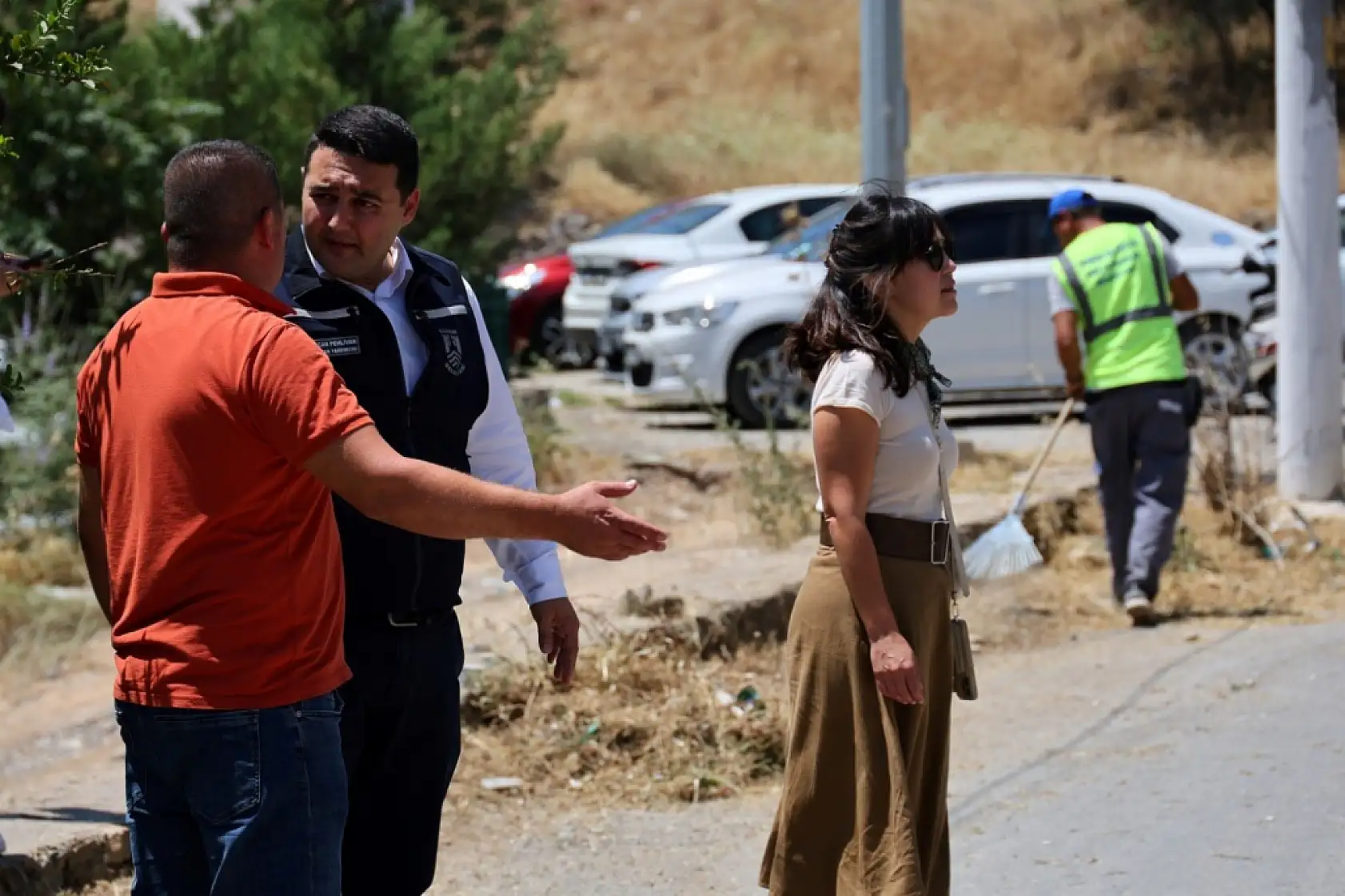 Ot temizliği ve budama çalışmaları devam ediyor