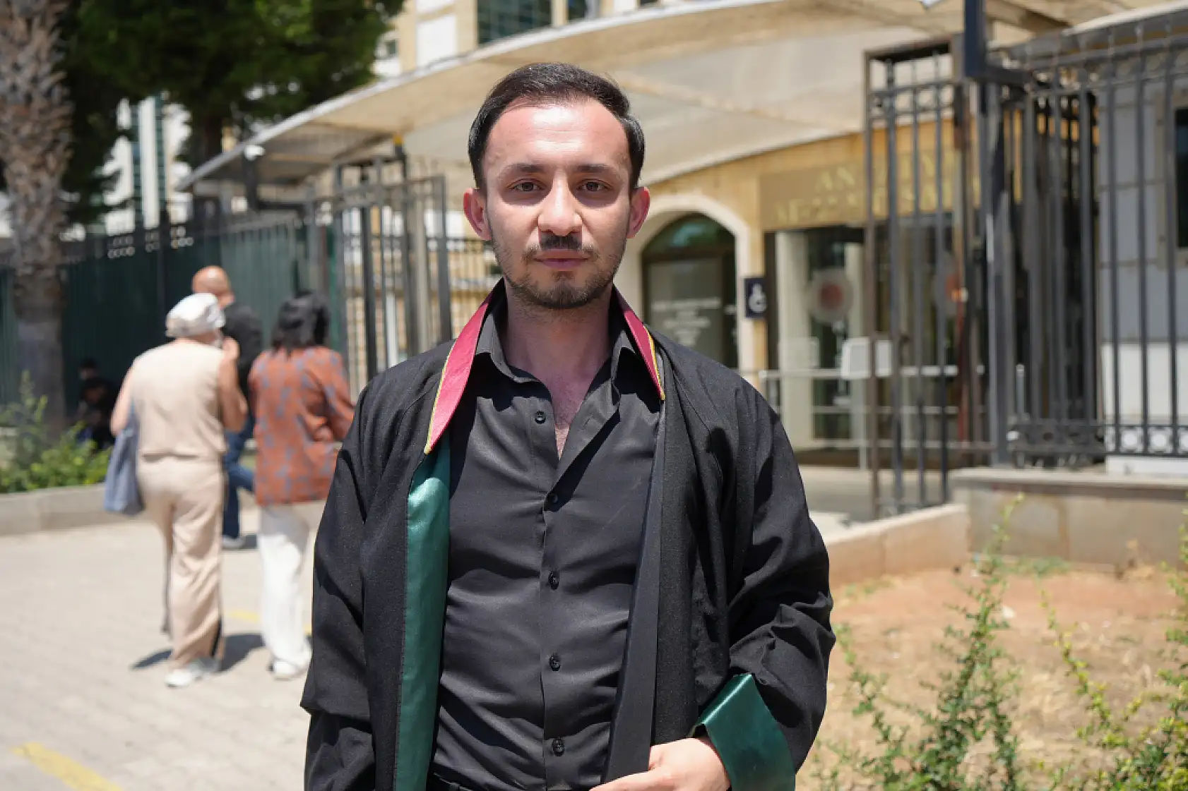 Satın aldıkları araçların kiralık olduğunu öğrenince hayatlarının şokunu yaşadılar