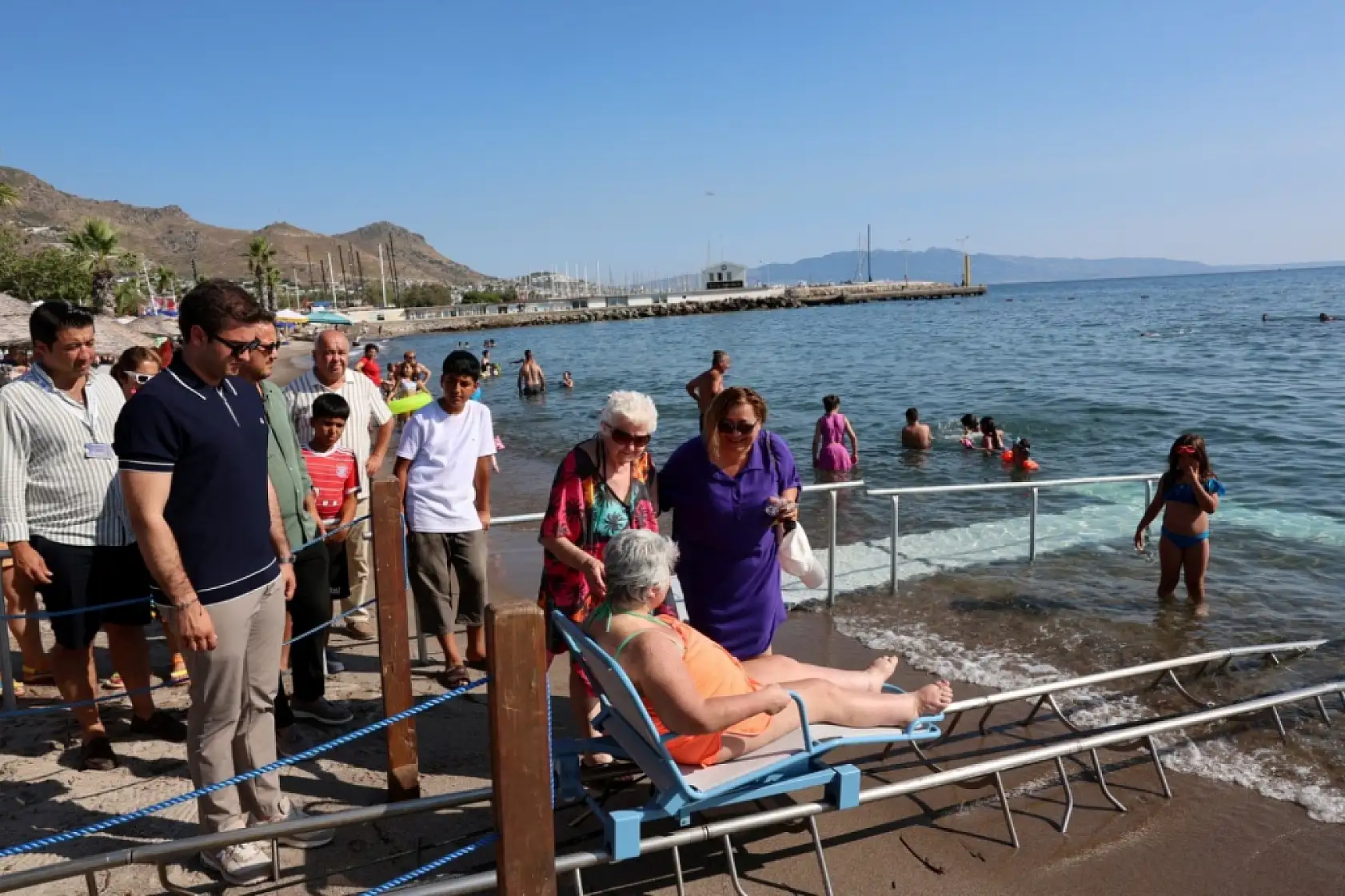 Turgutreis halk plajına raylı sistem kuruldu