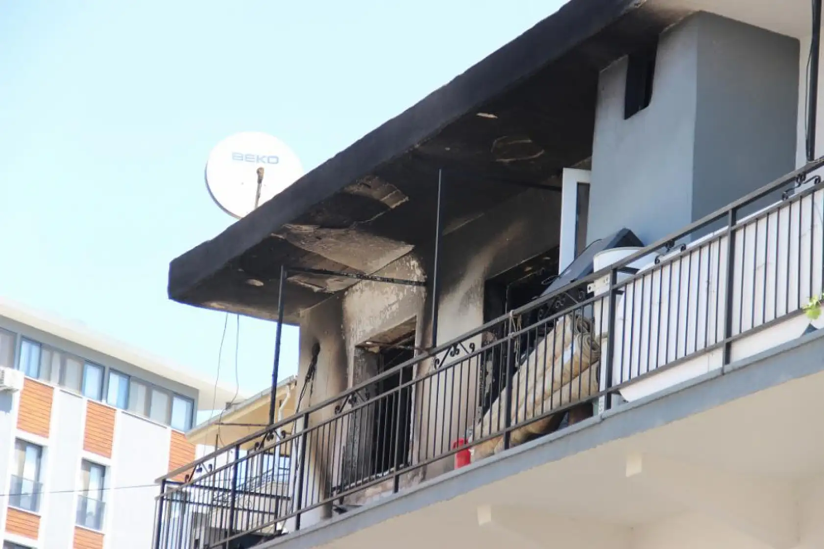 Solunum cihazına bağlı hayatı, alevler arasında sona erdi