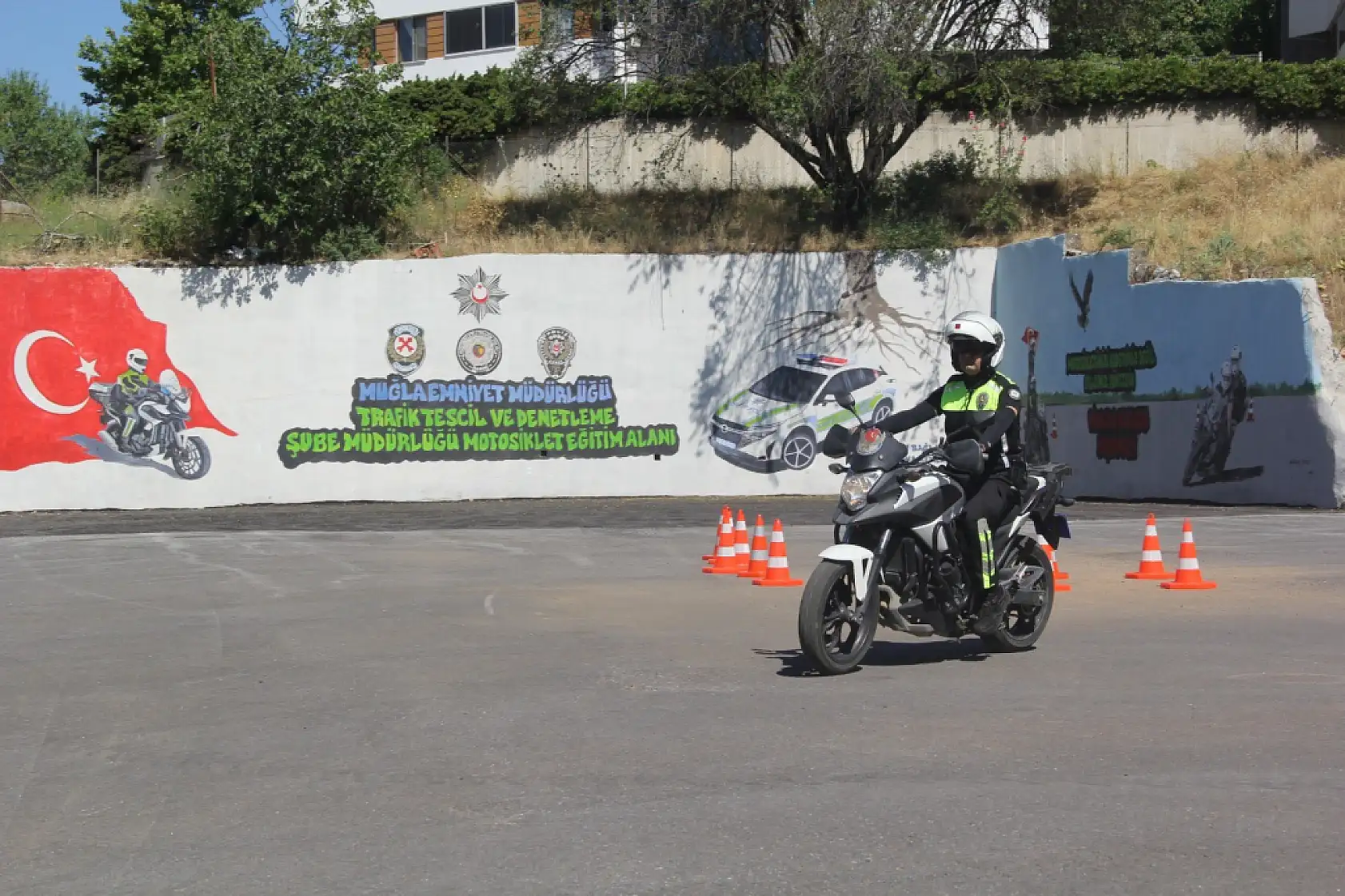 Muğla'da trafik güvenliği için 'KASKOM' projesi geniş katılımla devam ediyor