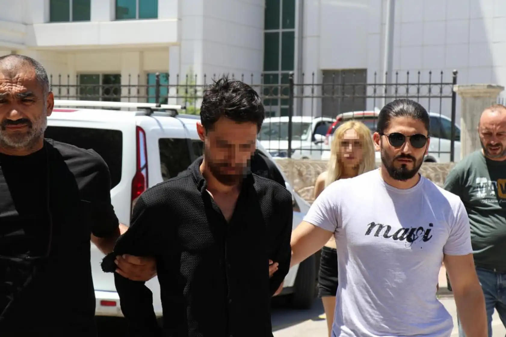 İranlı üç arkadaşın klima kavgası cinayetle sonlandı