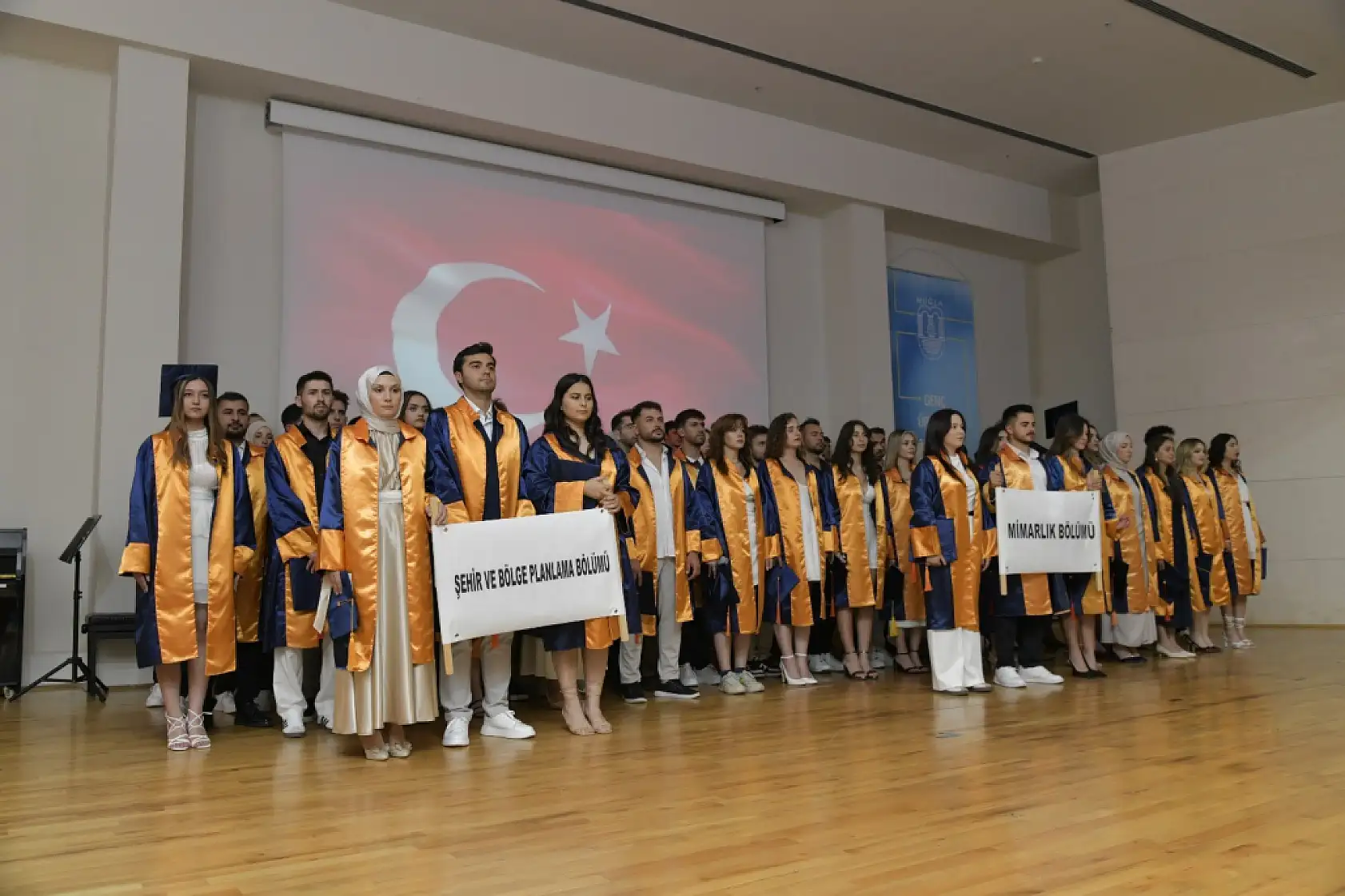 MSKÜ Mimarlık ve İlahiyat Fakültesi'nde mezuniyet coşkusu