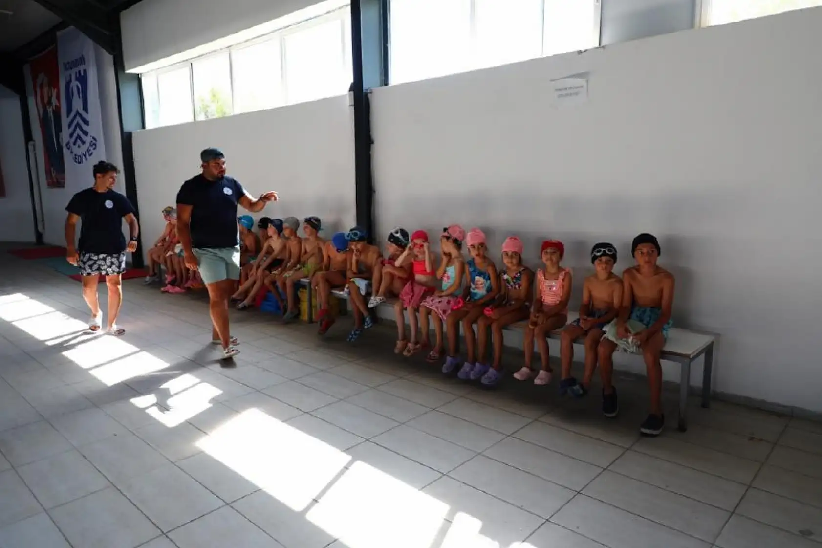Bodrum Belediyesi'nin ücretsiz yüzme kursları başladı