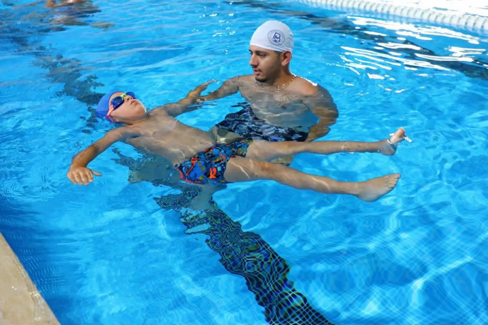 Bodrum Belediyesi'nin ücretsiz yüzme kursları başladı