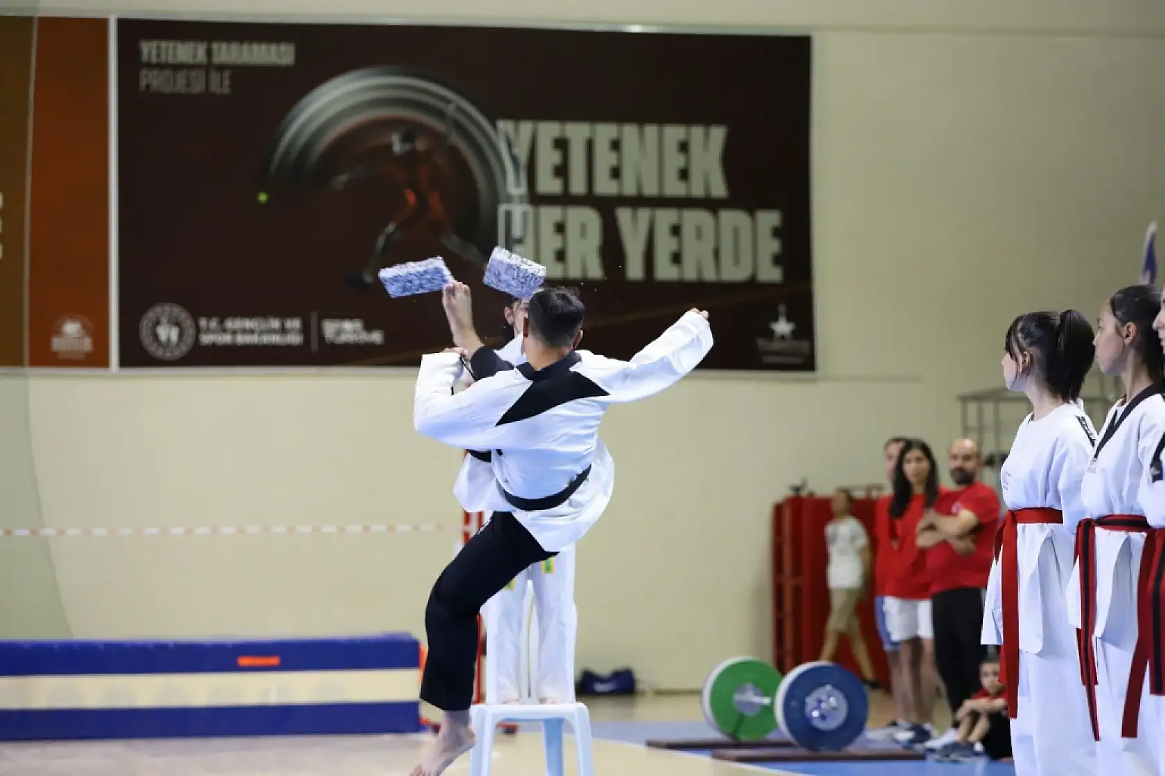 GSB yaz spor okulları açıldı