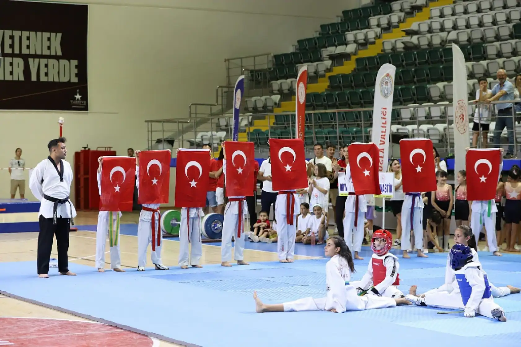 GSB yaz spor okulları açıldı