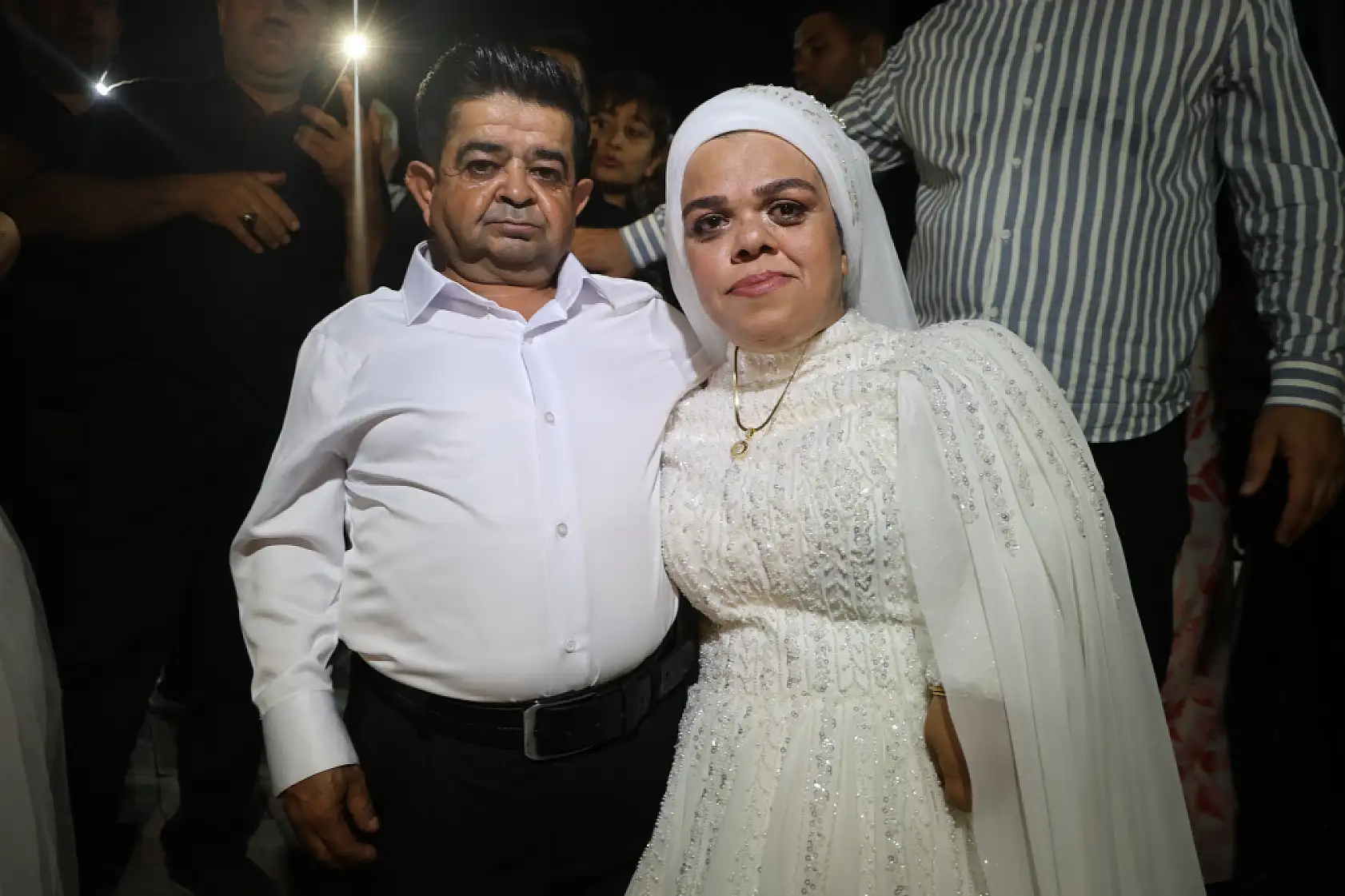 Cüce çift yarım kalan aşklarında 21 yıl sonra mutlu sona ulaştı