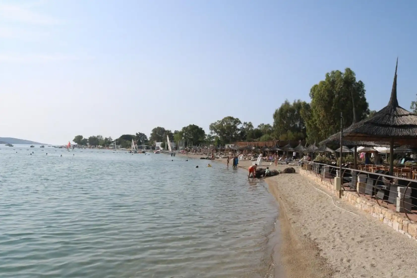 Ege'deki yangınlar turizmi de yaktı