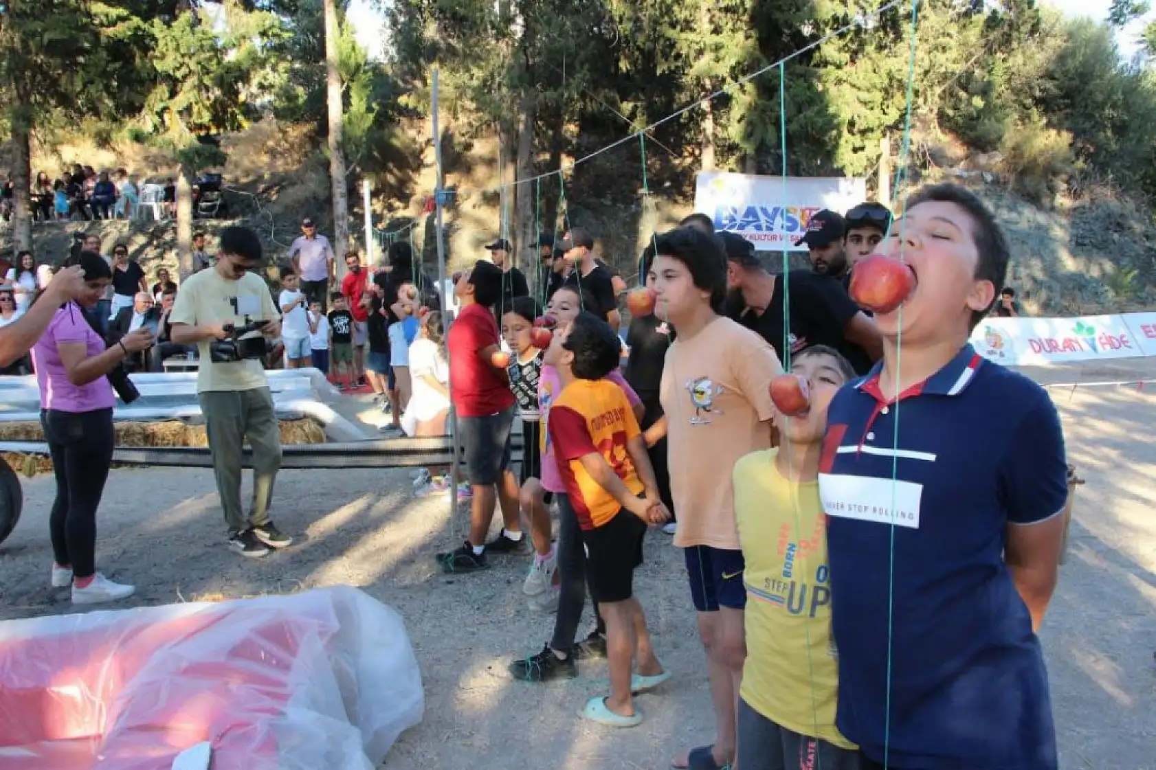 Bu da köy Survivor'u: 5 yıldızlı tatili duyan köylüler kıyasıya yarıştı