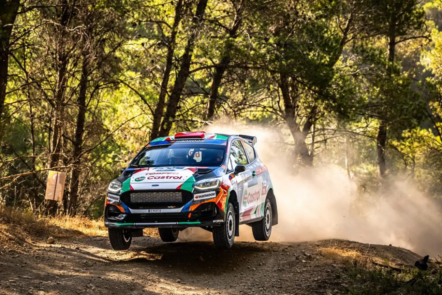 'JWRC'de Türk Rüzgarı: Ali Türkkan dünya sahnesinde zafer yazdı
