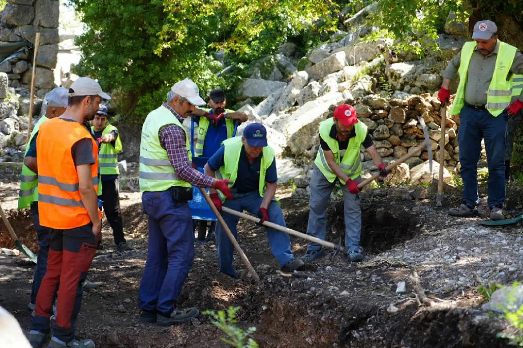 Termessos'ta tarih gün yüzüne çıkıyor: Antik kentte ilk kazı başladı