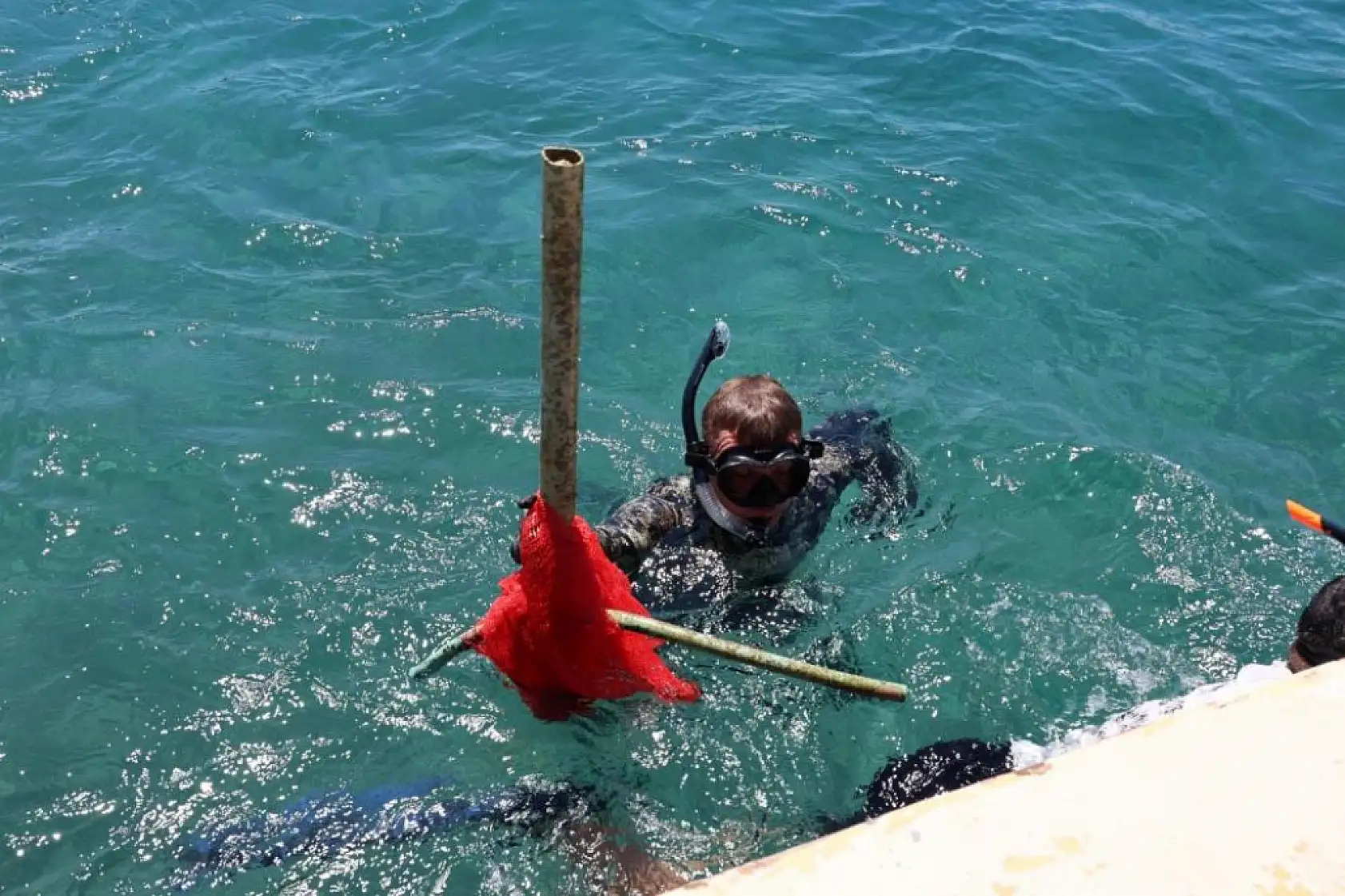 Bodrum Belediyesi'nden Türkbükü'nde Deniz Temizliği Seferberliği