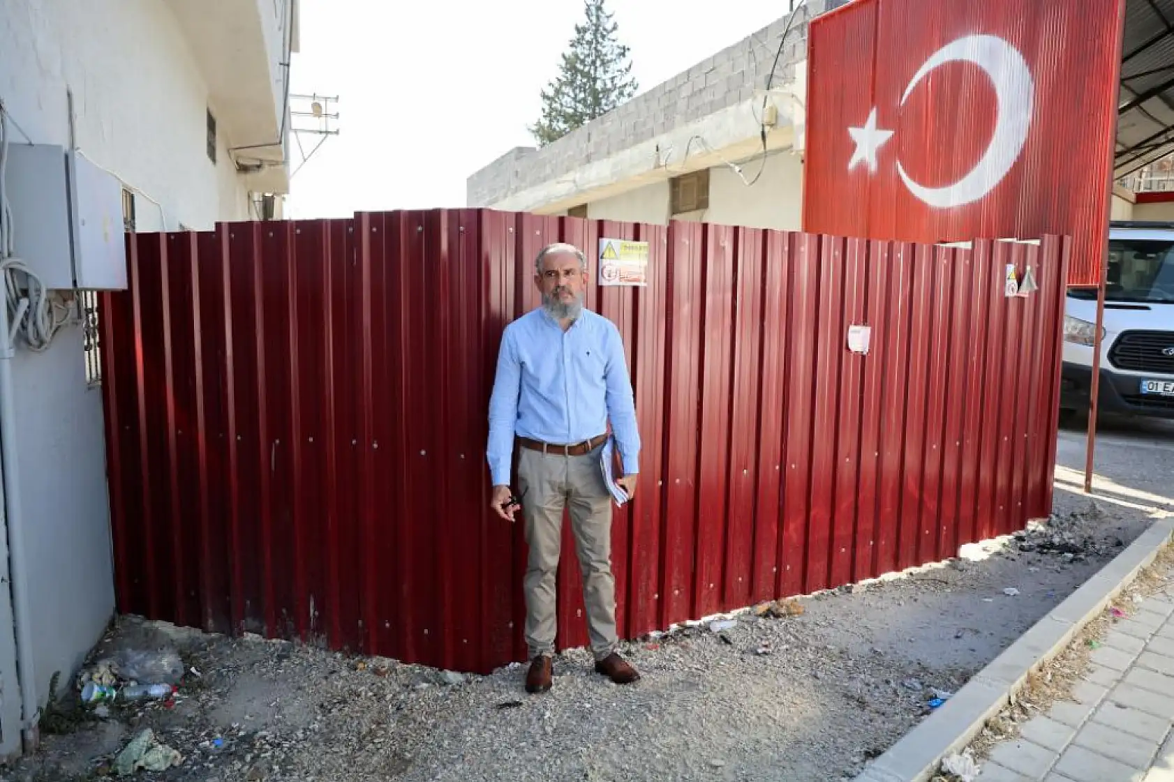 'Tapulu arazim' dedi, sokağın girişini kapattı