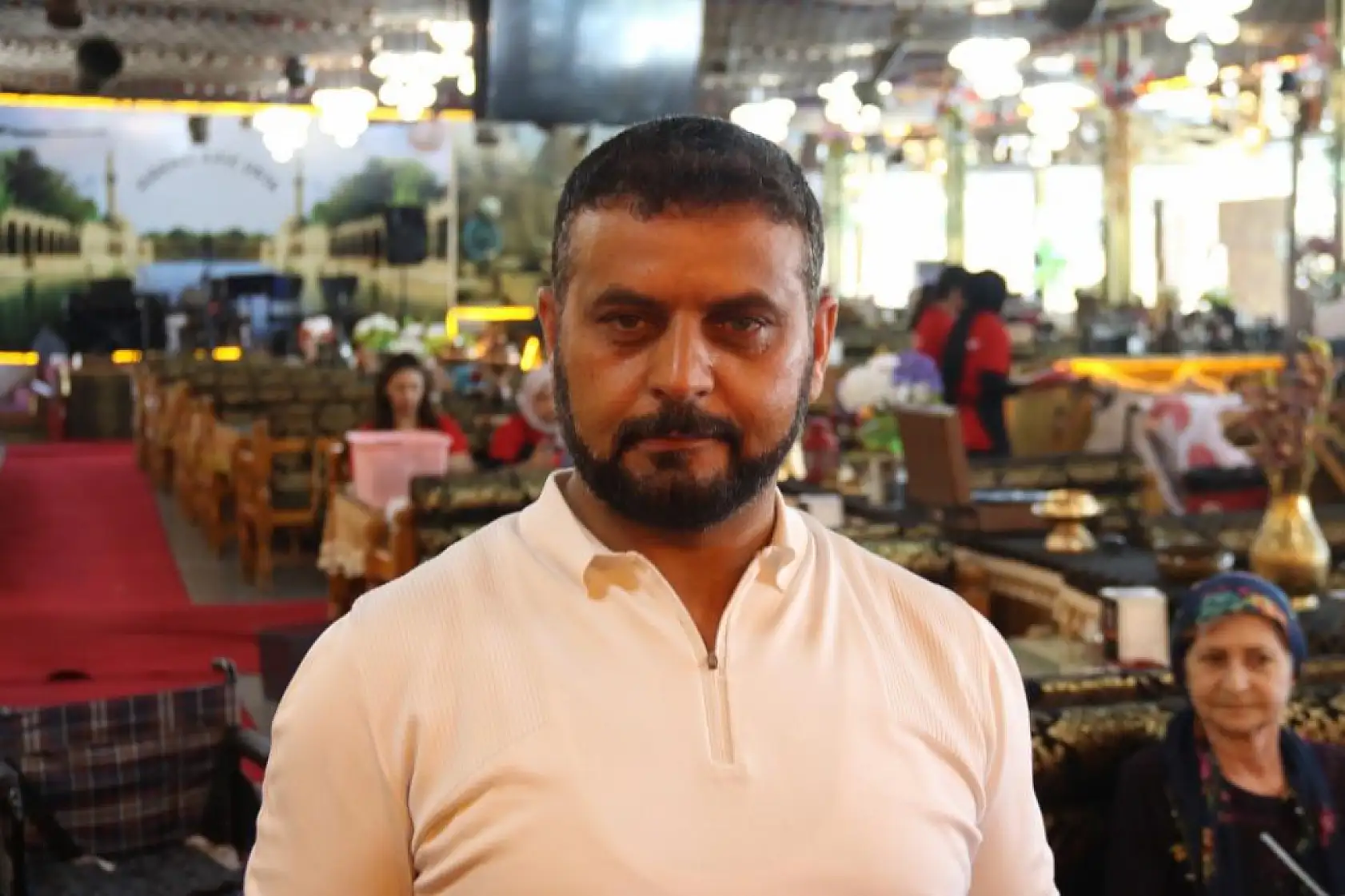 54 yıldır bütün zorlukları el ele atlatıp aşklarını ilk günkü gibi yaşıyor