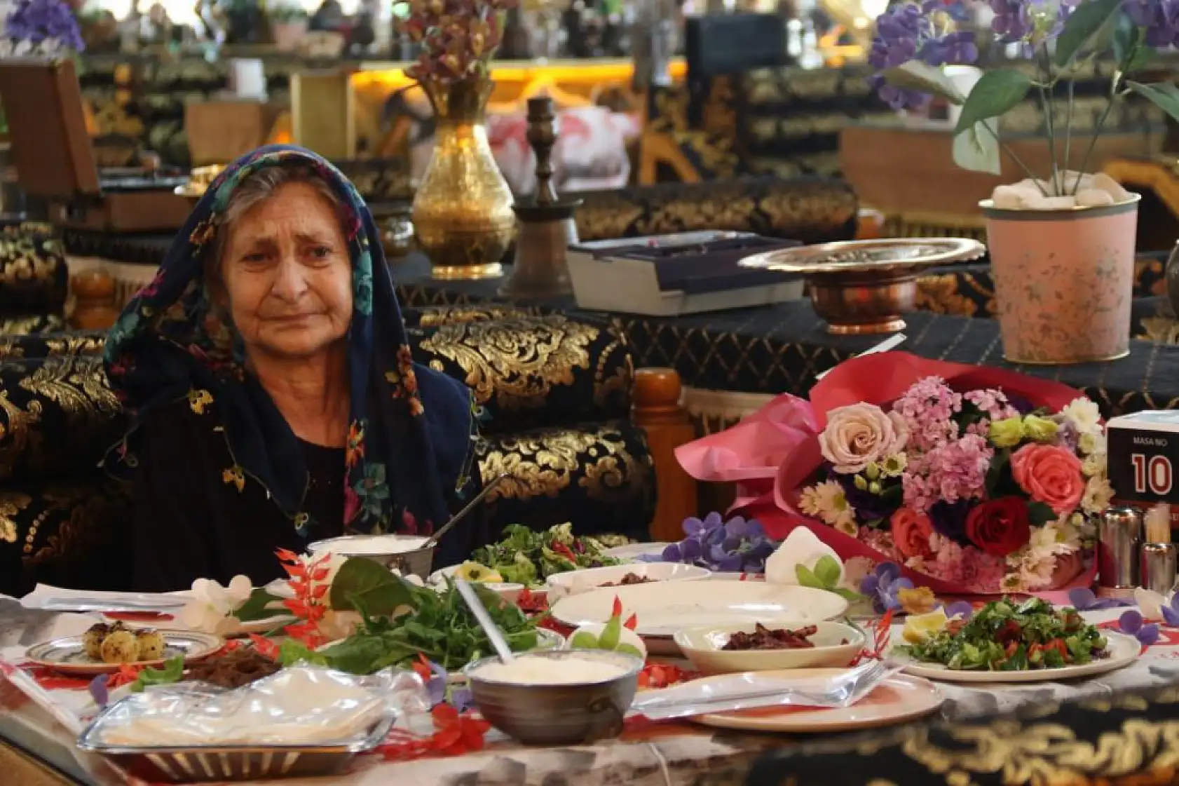 54 yıldır bütün zorlukları el ele atlatıp aşklarını ilk günkü gibi yaşıyor