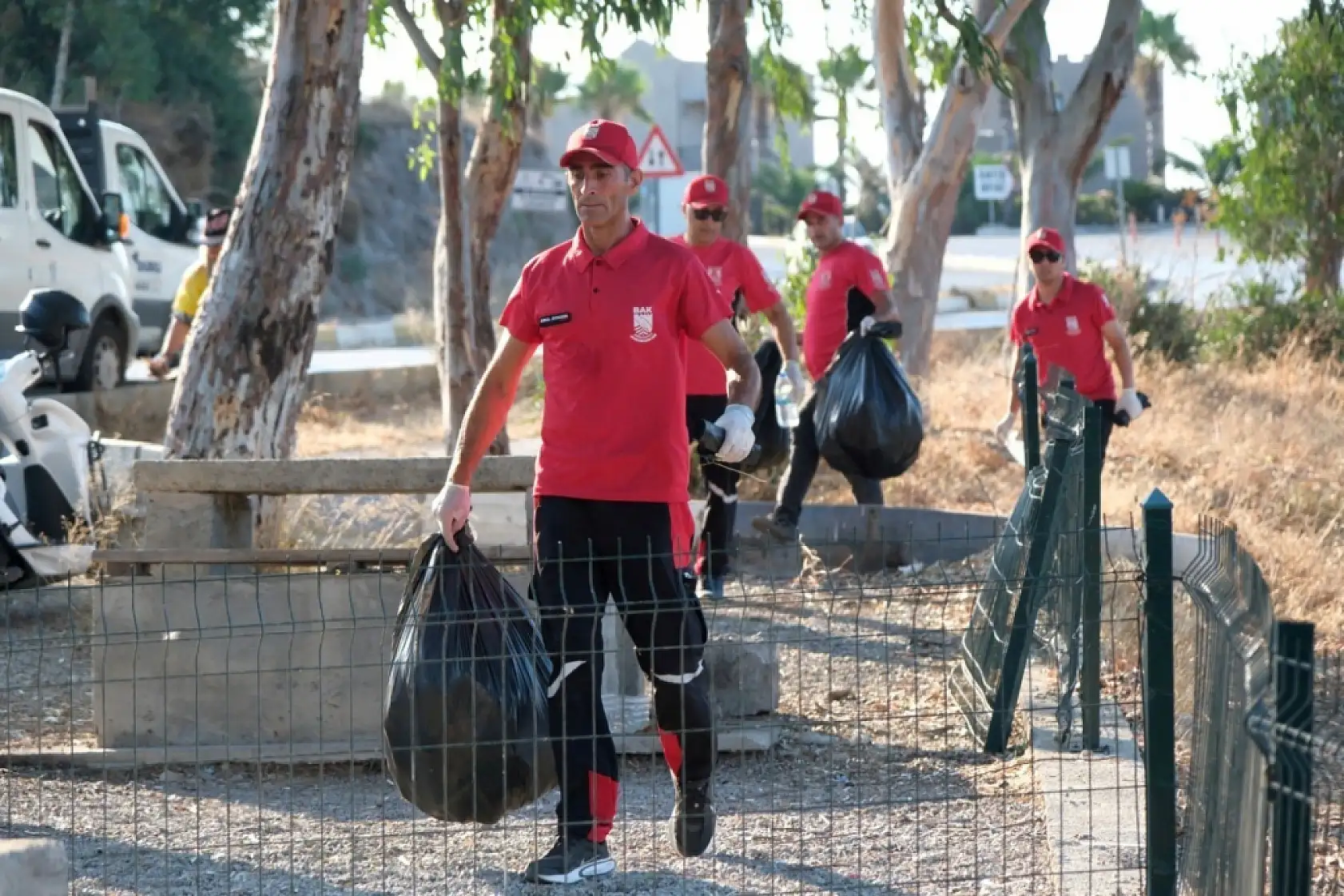 Bodrum'da 1,5 ton atık topladılar