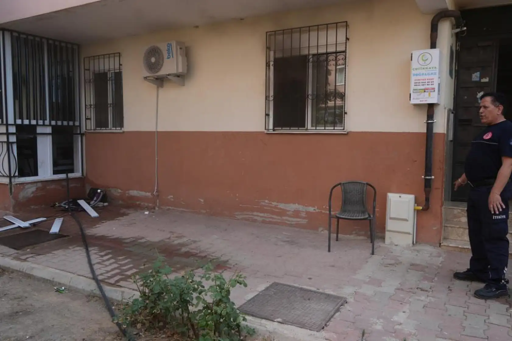 Madde bağımlısı genç annesinin evini ateşe verdi