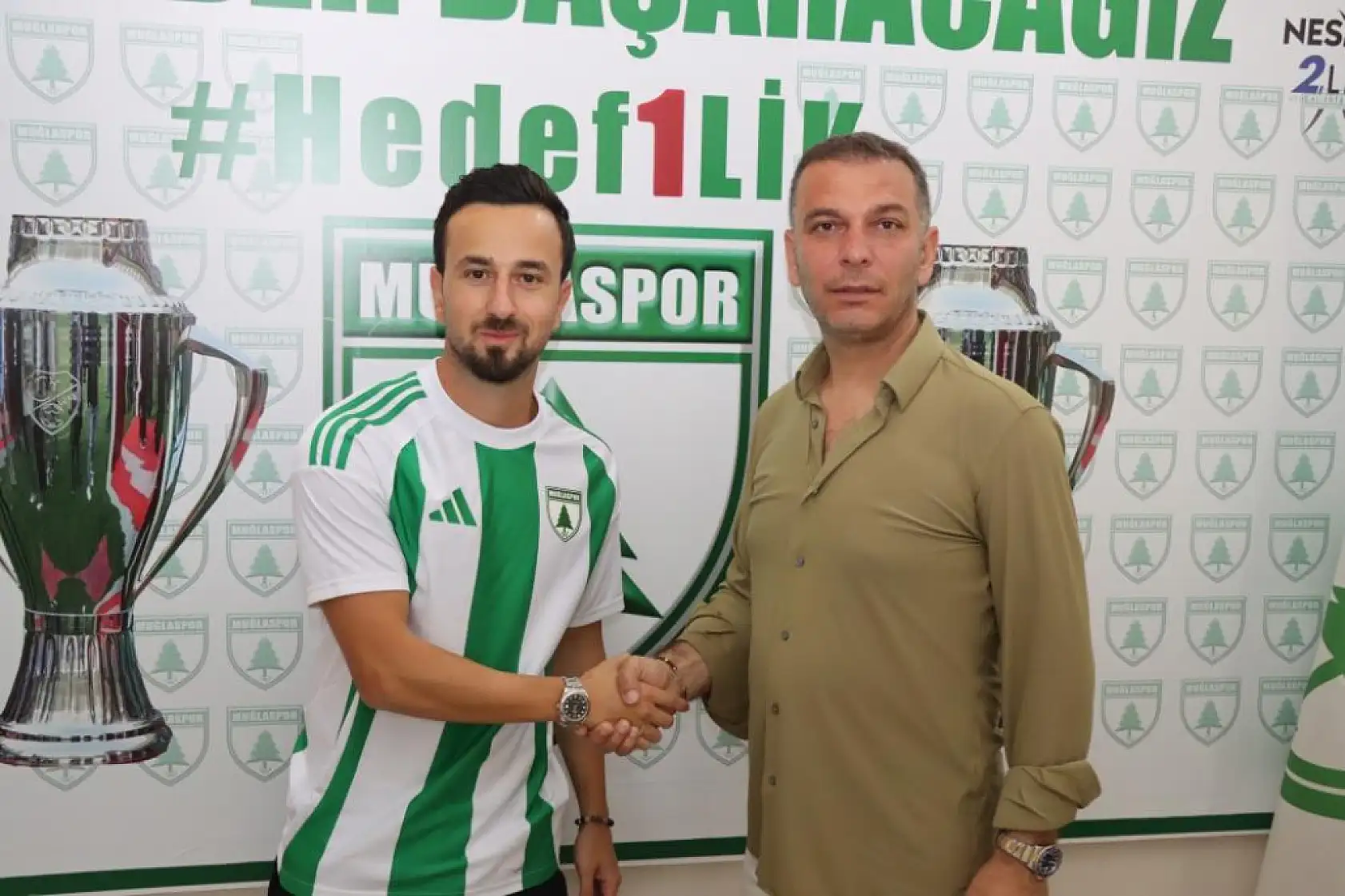 Muğlaspor Şahintürk ile imzaladı