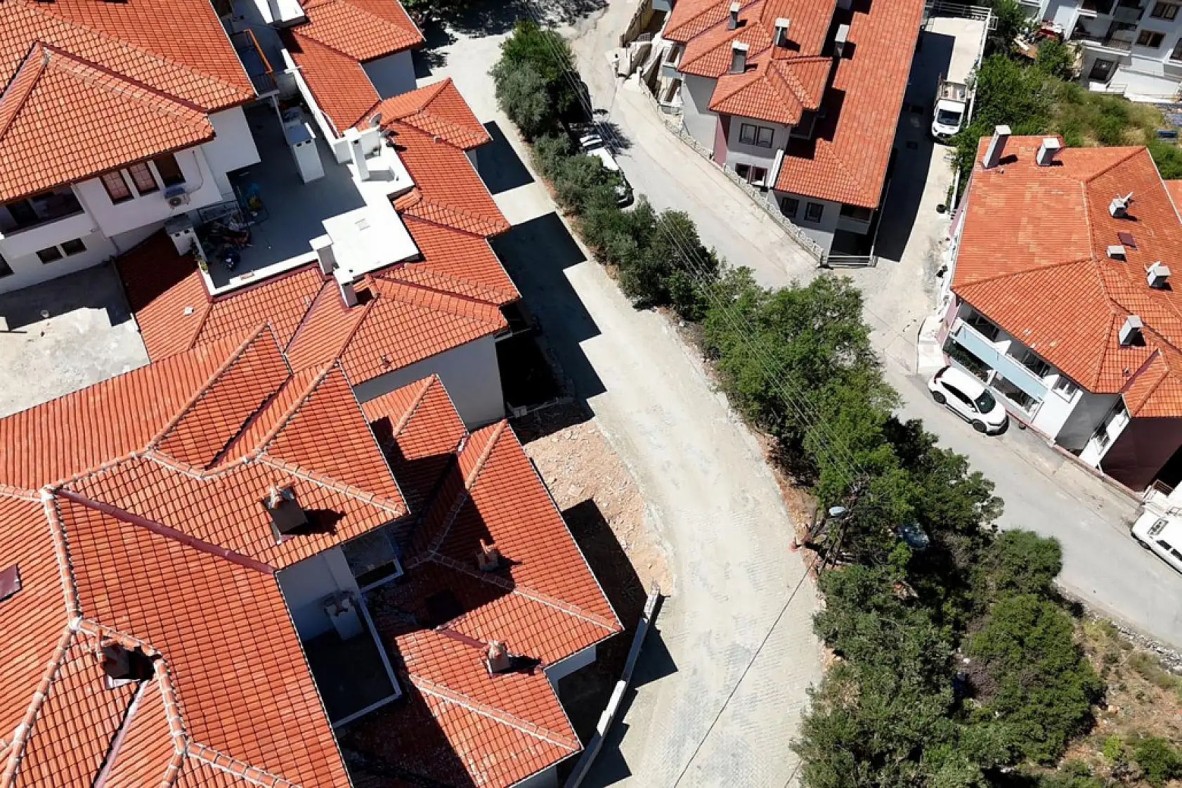 Menteşe'de Yollar ve Kaldırımlar Yenileniyor