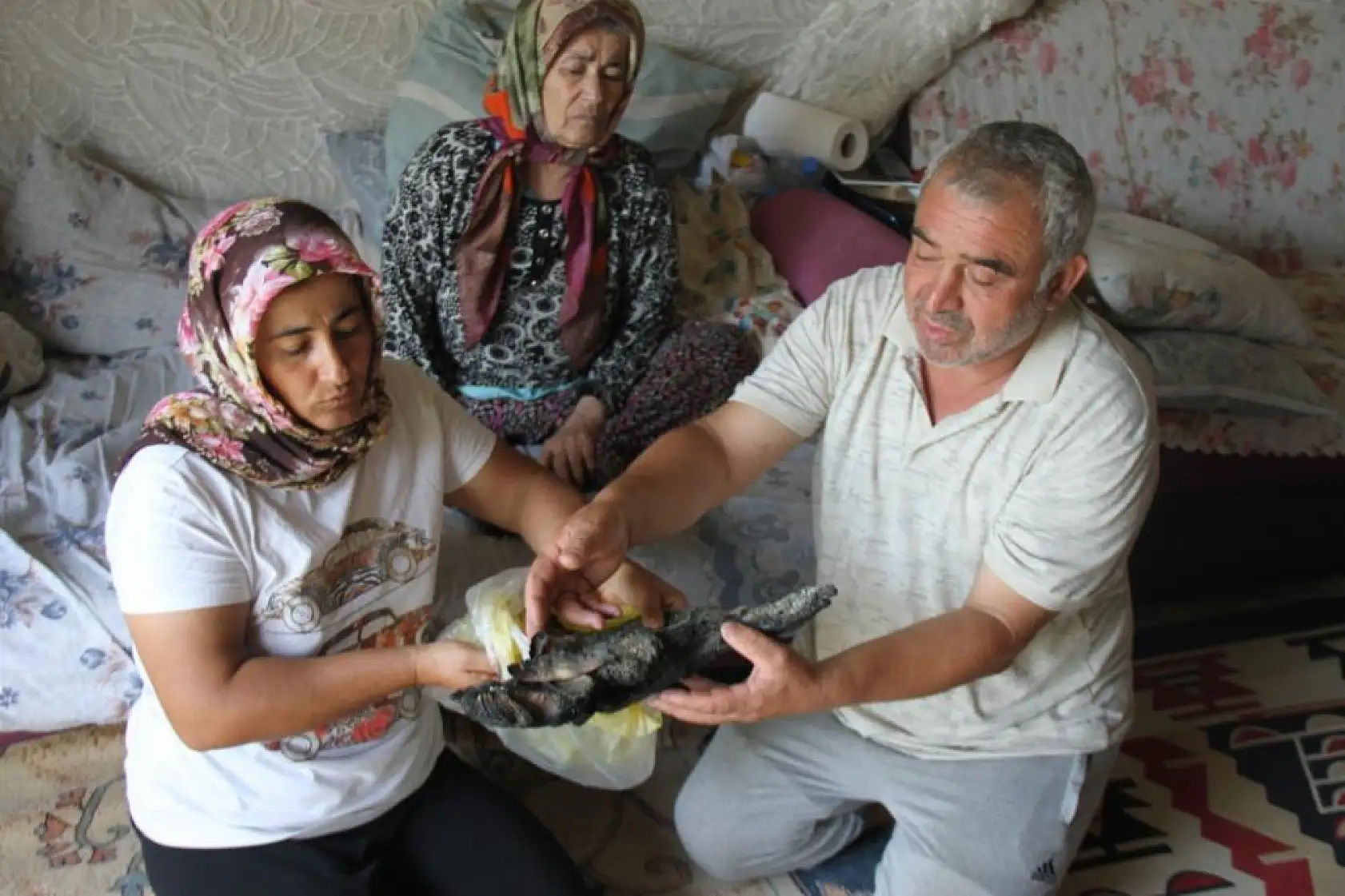 Yangında depoda sakladıkları 90 bin TL kül olan aile Merkez Bankası'na başvurdu