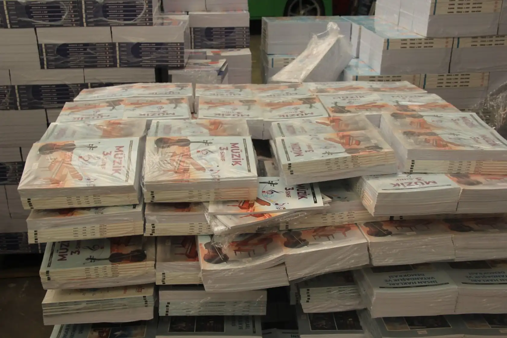 Muğla'da 262 bin 27 ücretsiz ders kitabı okullardaki yerlerini almak üzere yola çıktı