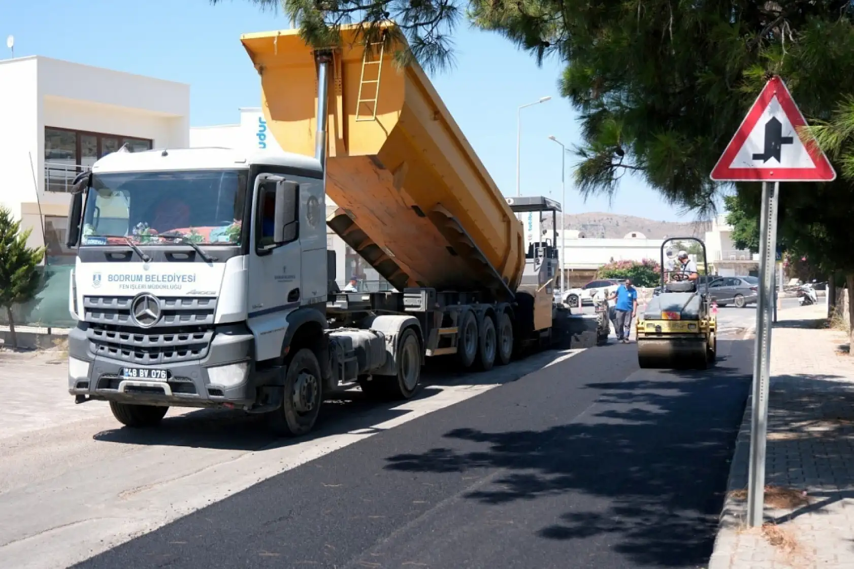 Bodrum'da yol bakım, onarım ve yenileme çalışmaları devam ediyor