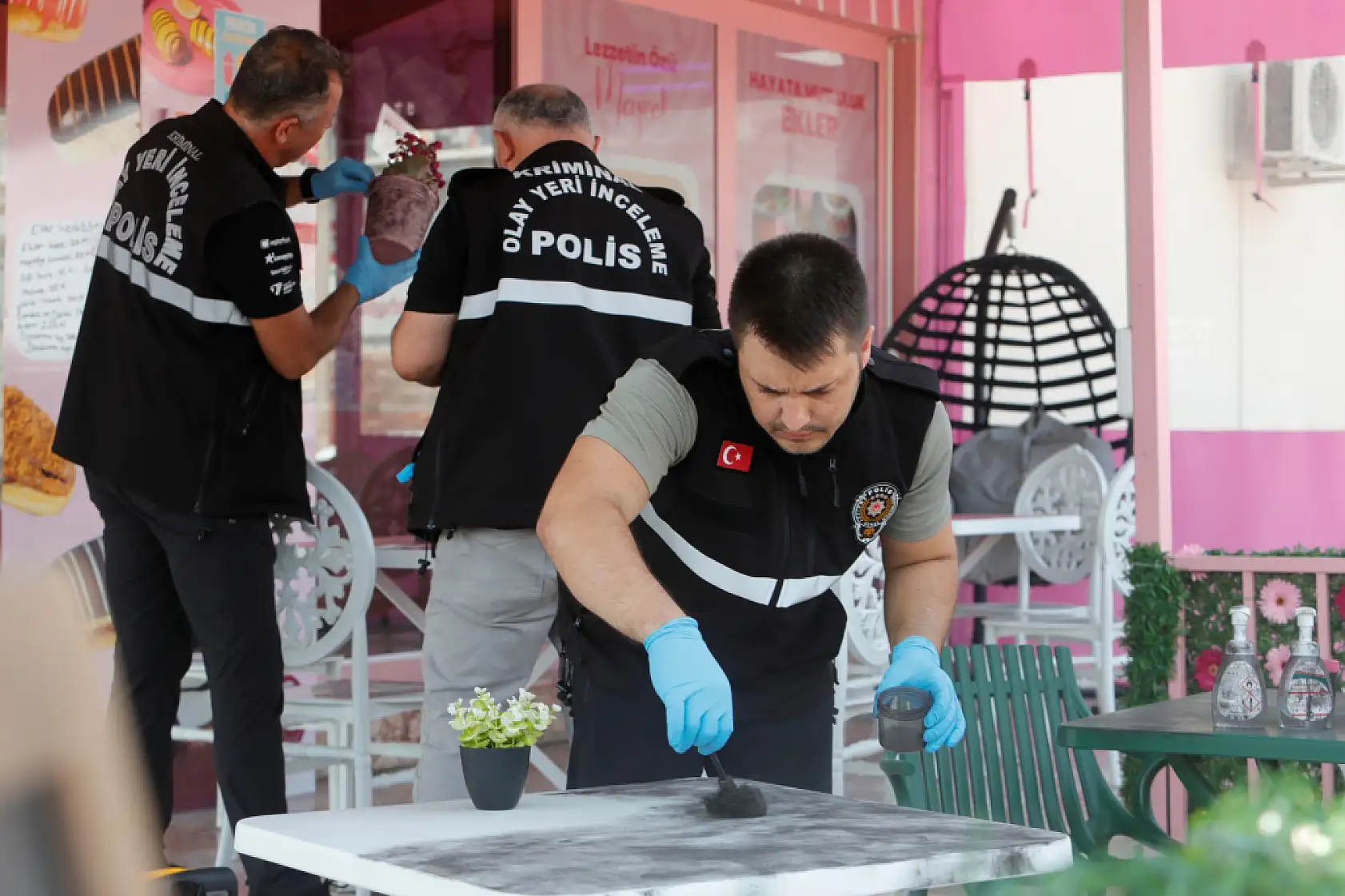 Kuyumcuya dehşeti yaşatıp 18 bilezikle kaçmıştı, aynı gün kıskıvrak yakalandı