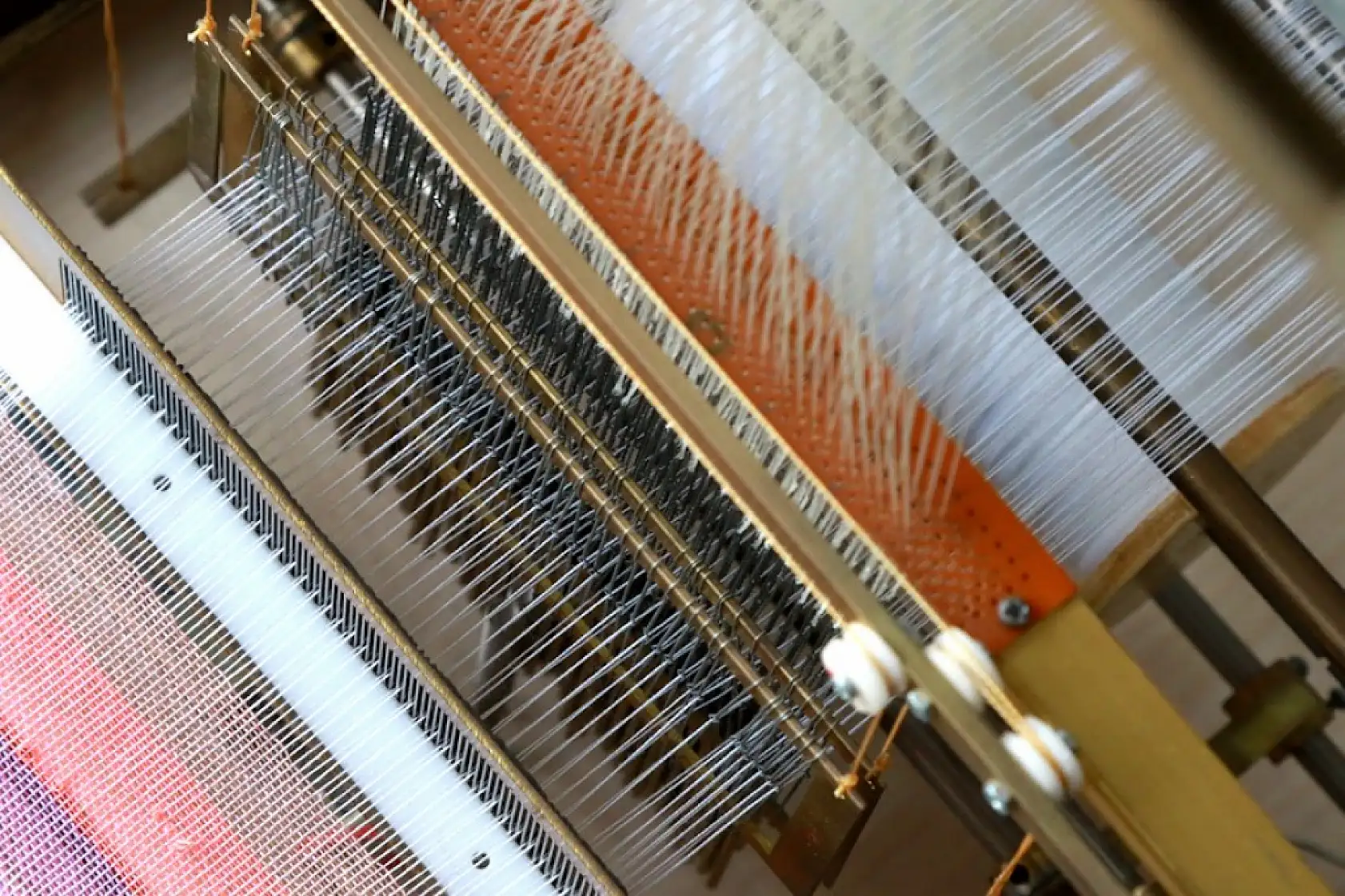 Küçük atölyesinde minyatür dokuma tezgahları yapıyor: Dünyadaki tek koleksiyonu oluşturdu