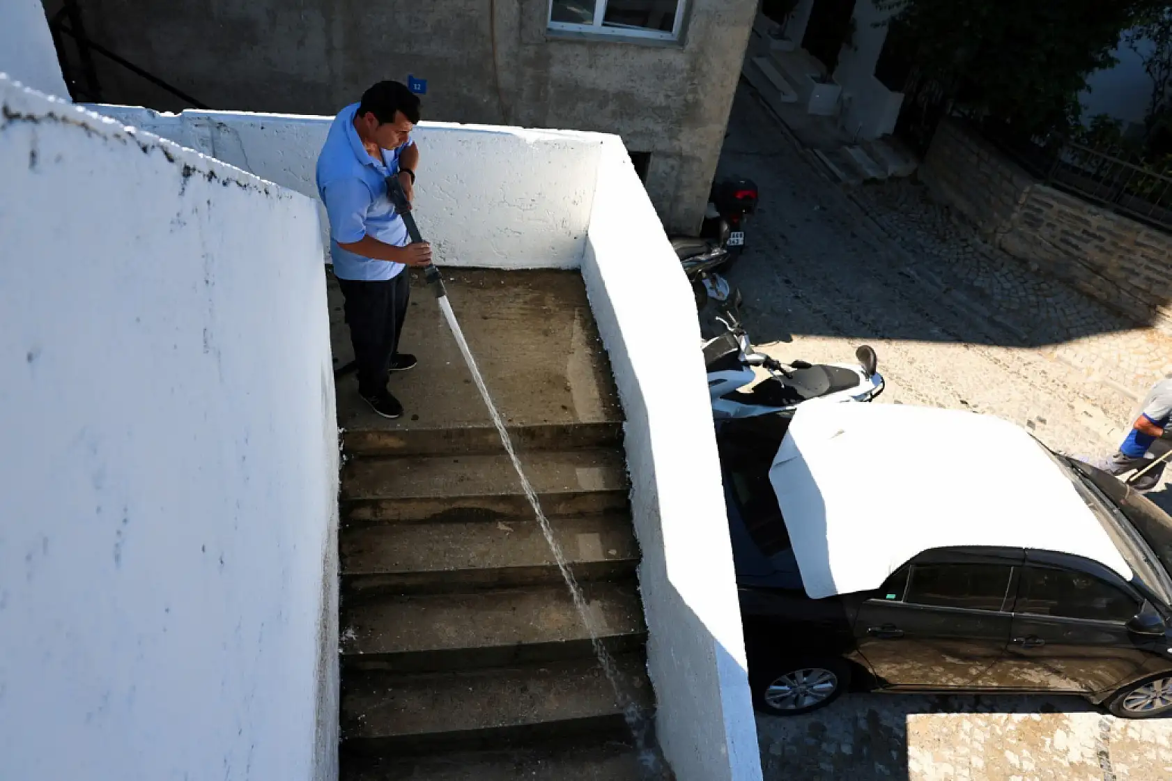 Bodrum sokakları mavi ve beyaza boyanıyor