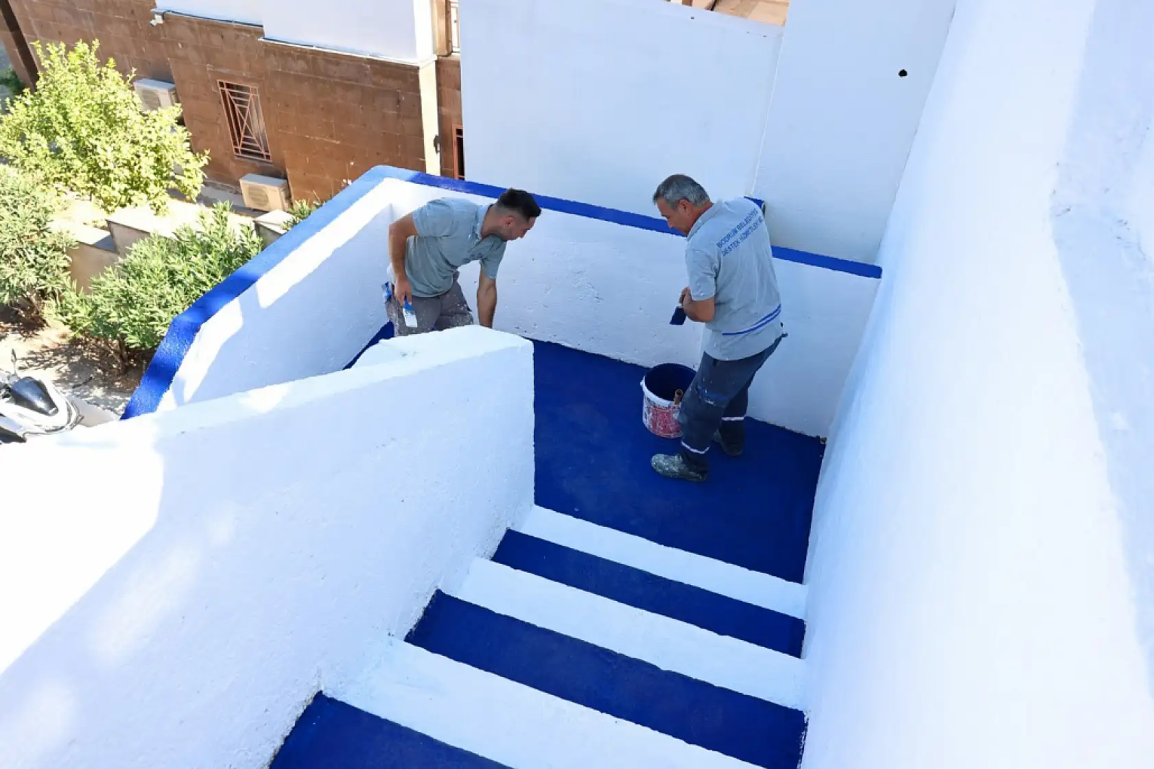 Bodrum sokakları mavi ve beyaza boyanıyor