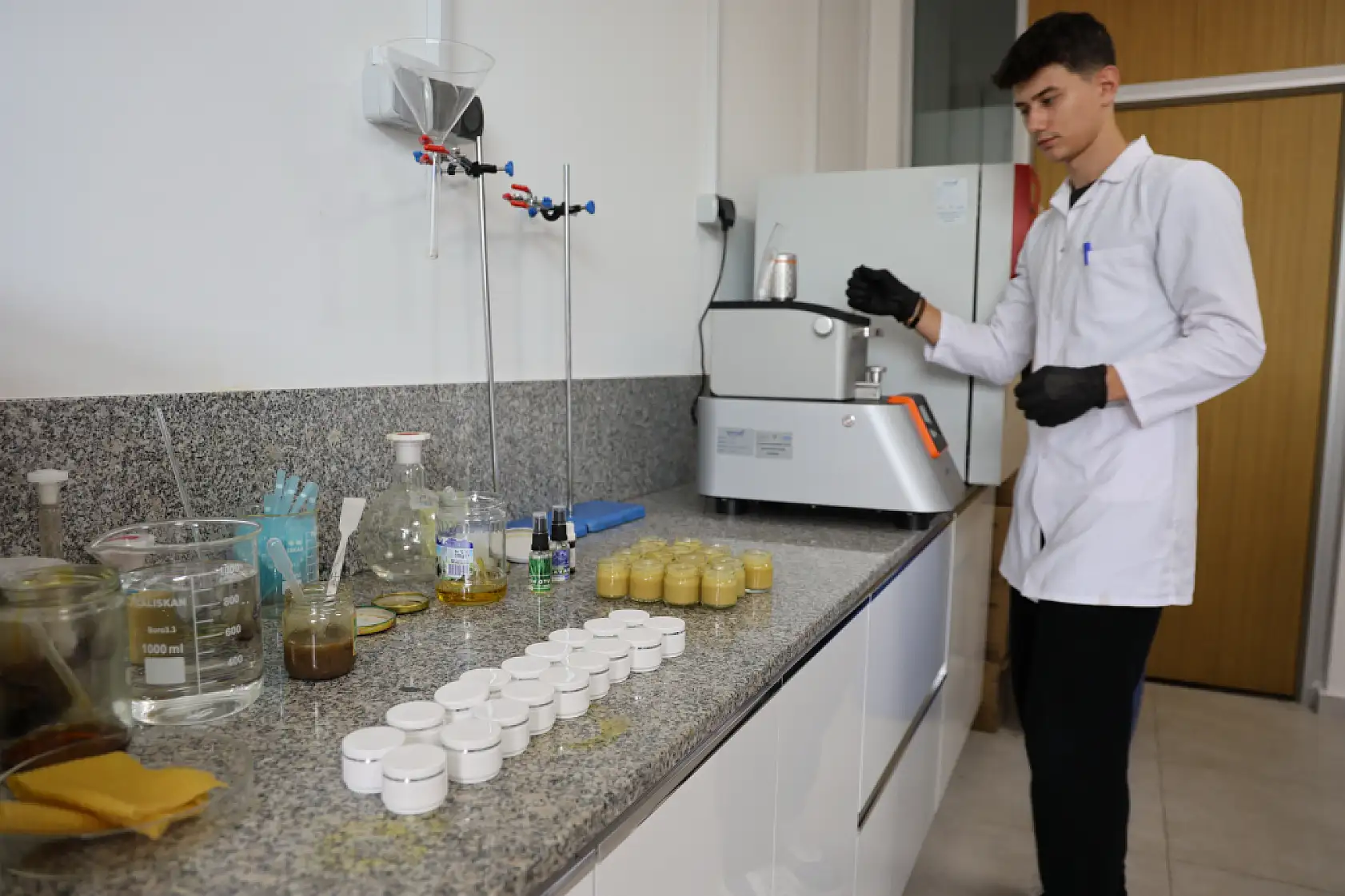 GEKA'dan Türkiye'de ilk defa Apiterapi ürünleri üretimi eğitimi