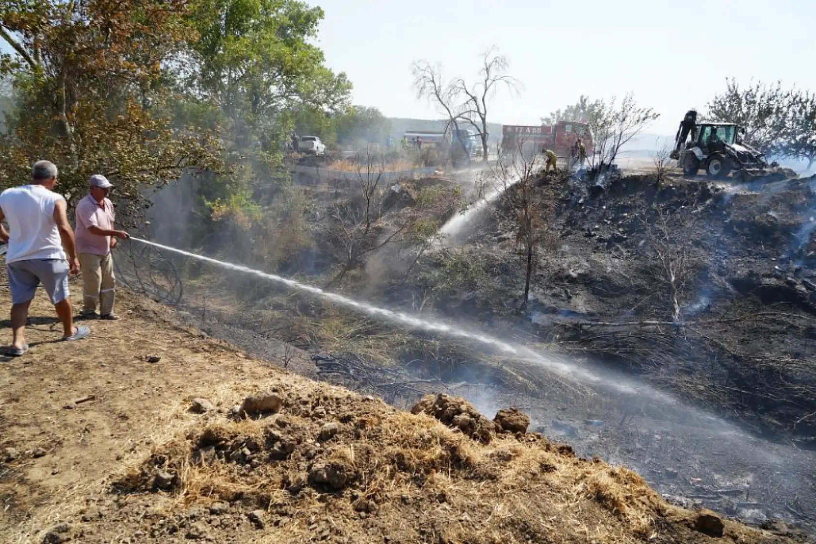 Çanakkale'de tarım arazinde yangın kontrol altına alındı
