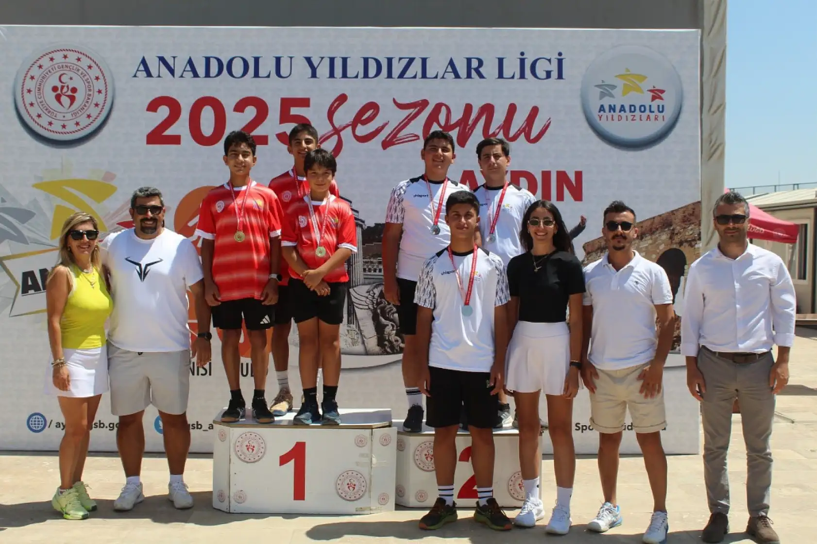 Muğla tenis takımından çifte zafer