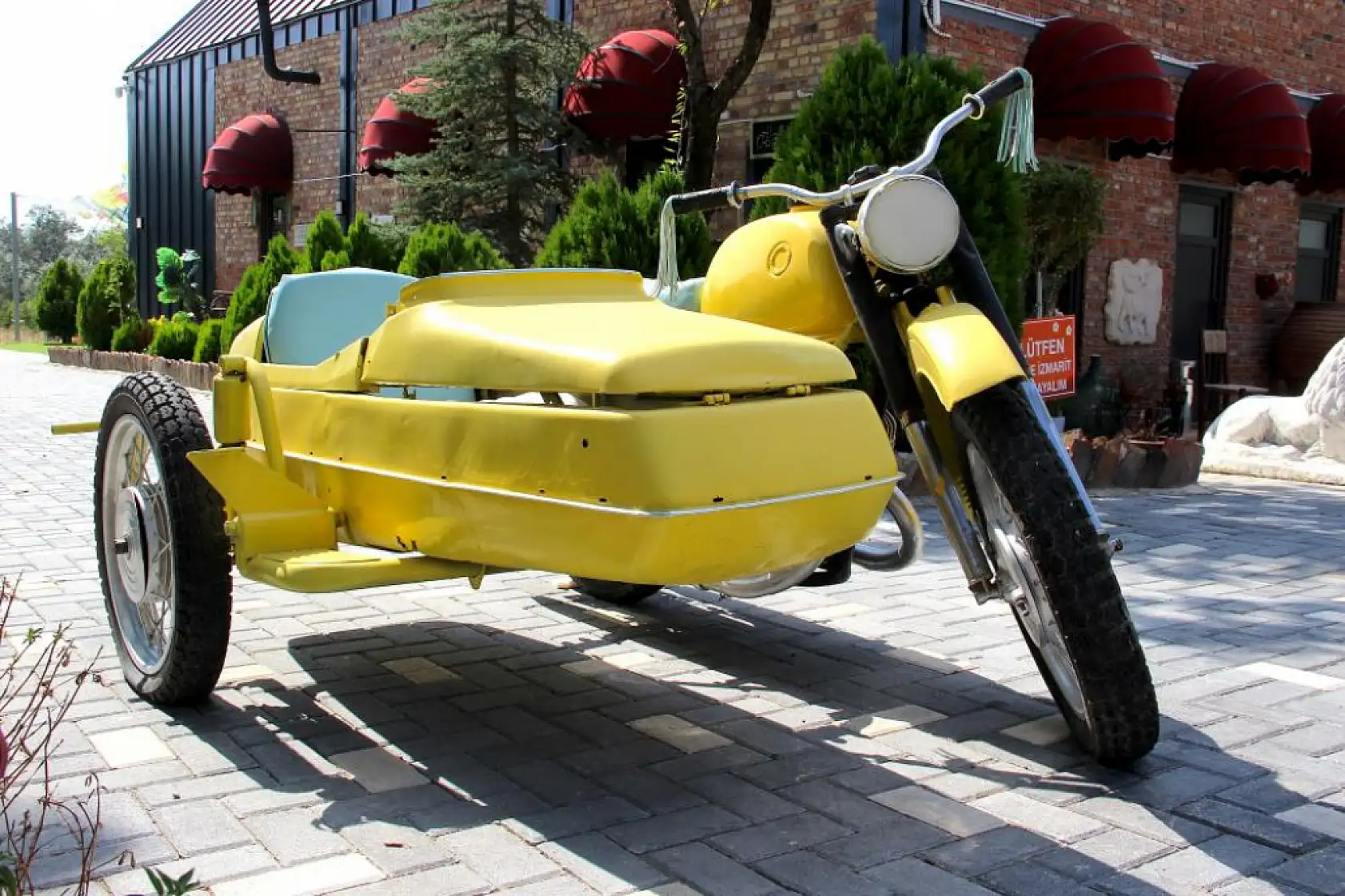 Eşiyle El Ele Hayalini Kurdu, Şimdi Herkesin Gözdesi Oldu