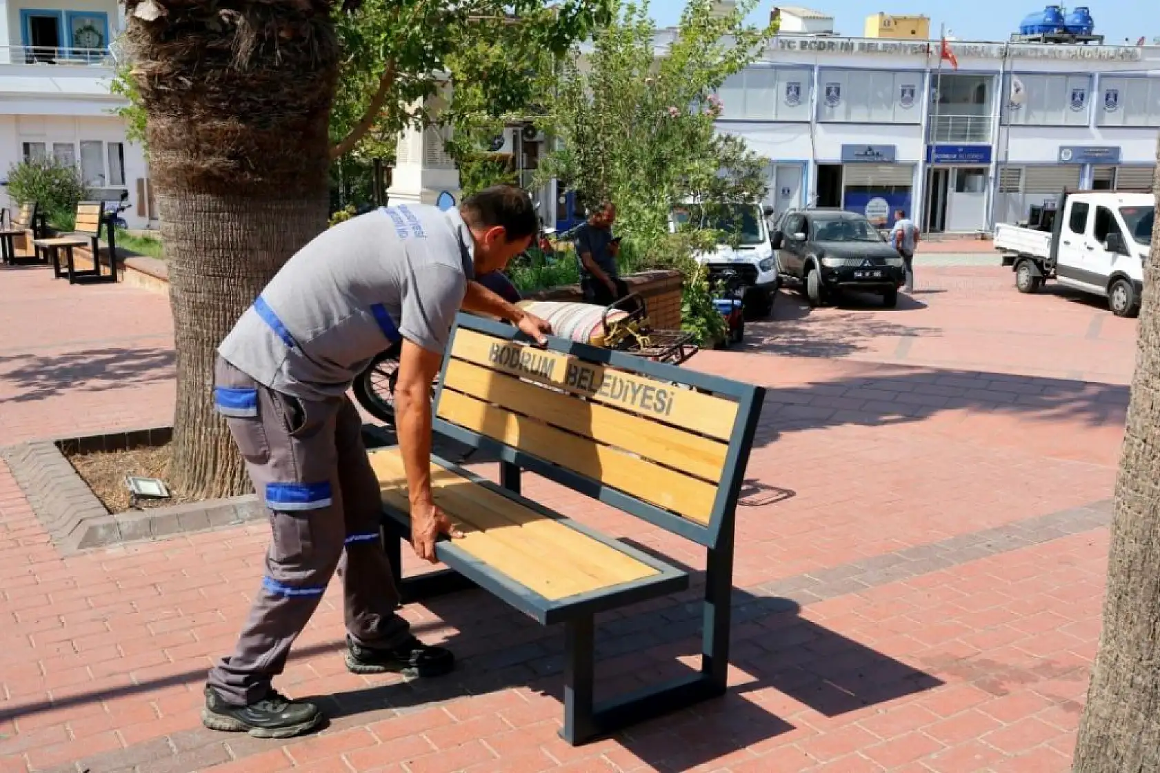 Bodrum Belediyesi, Kent Mobilyalarını Yeniliyor